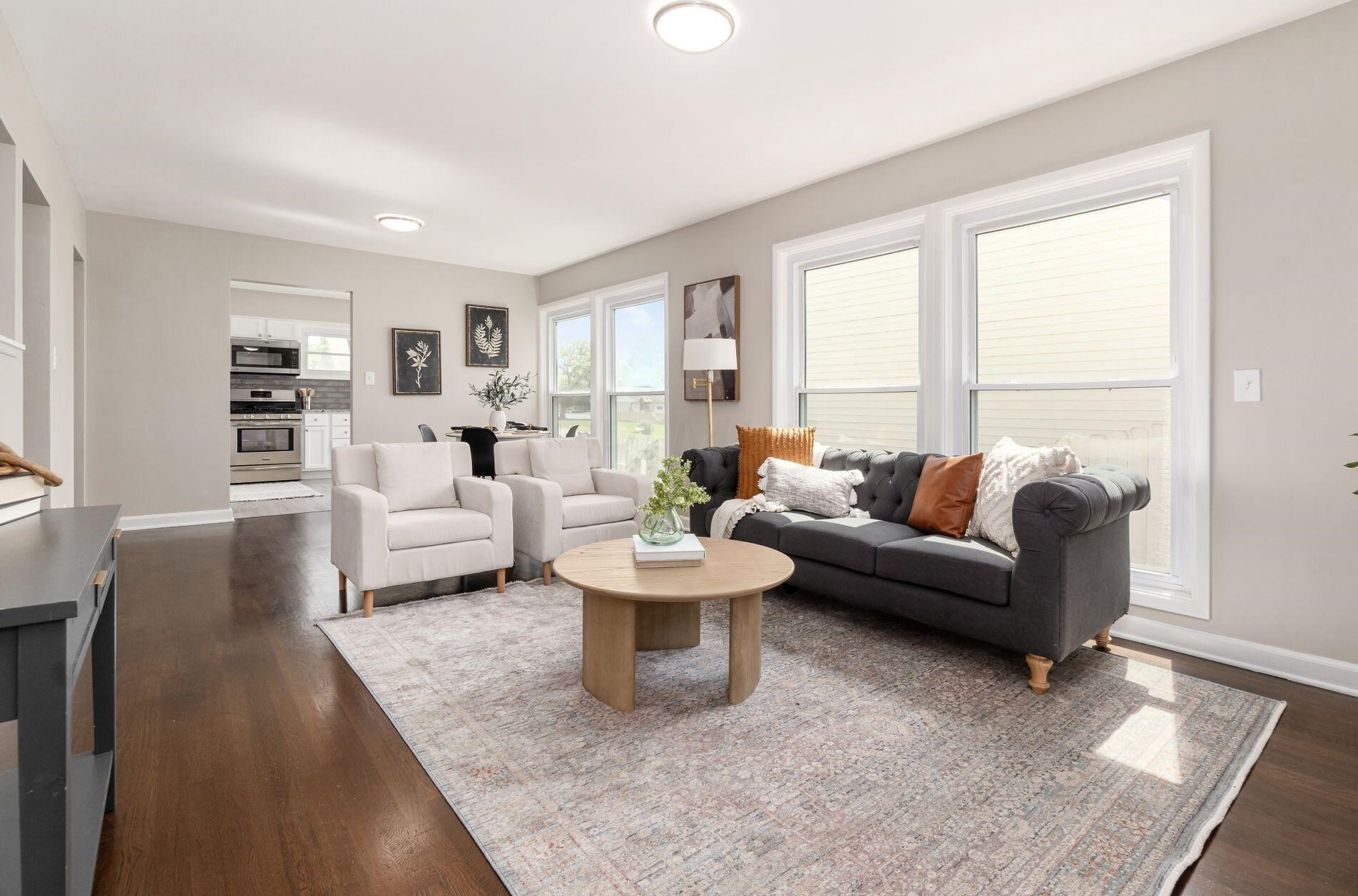 985 Bernhard Rd, Columbus OH 43227-1229 exterior