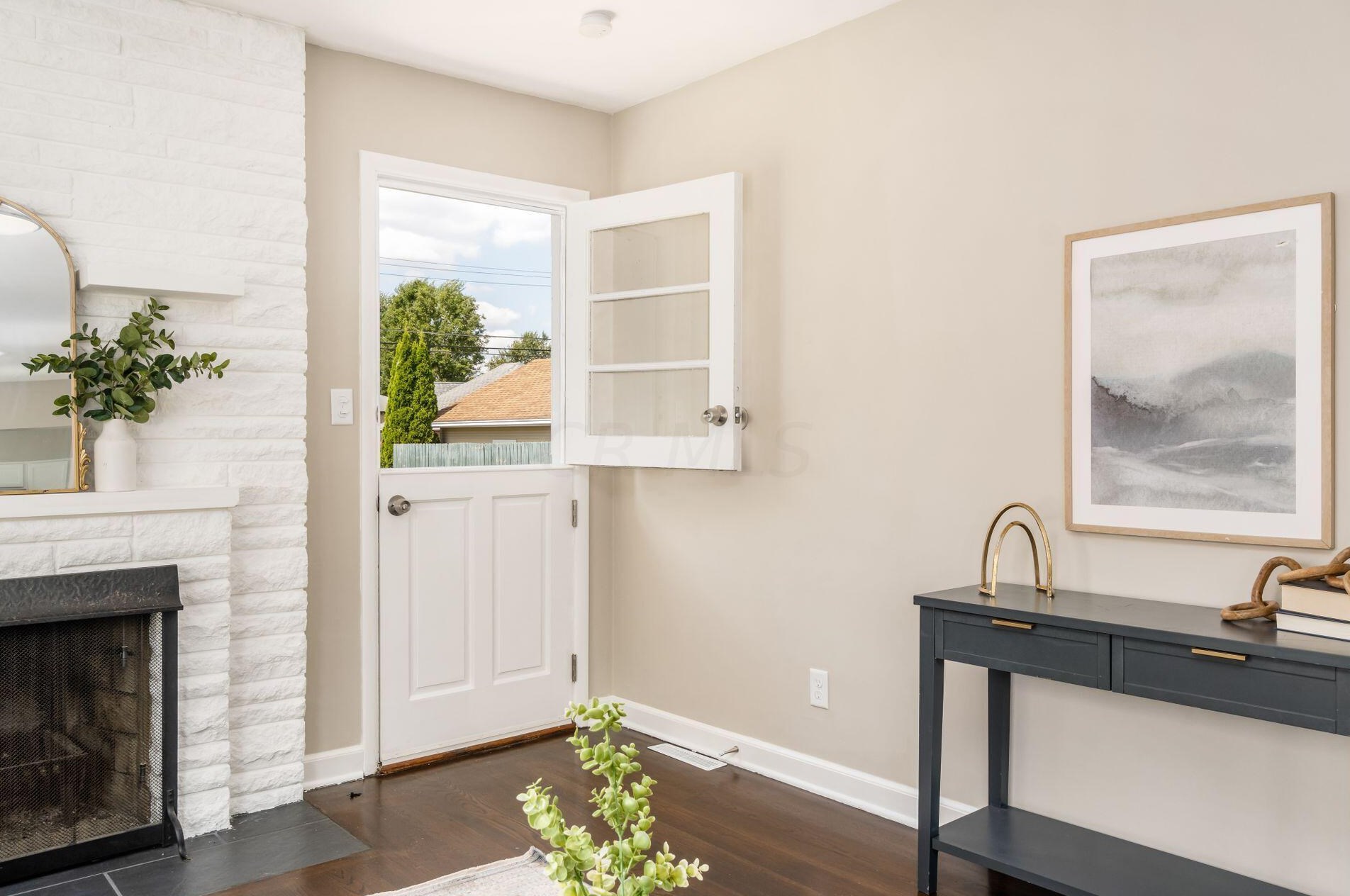 985 Bernhard Rd, Columbus OH 43227-1229 exterior