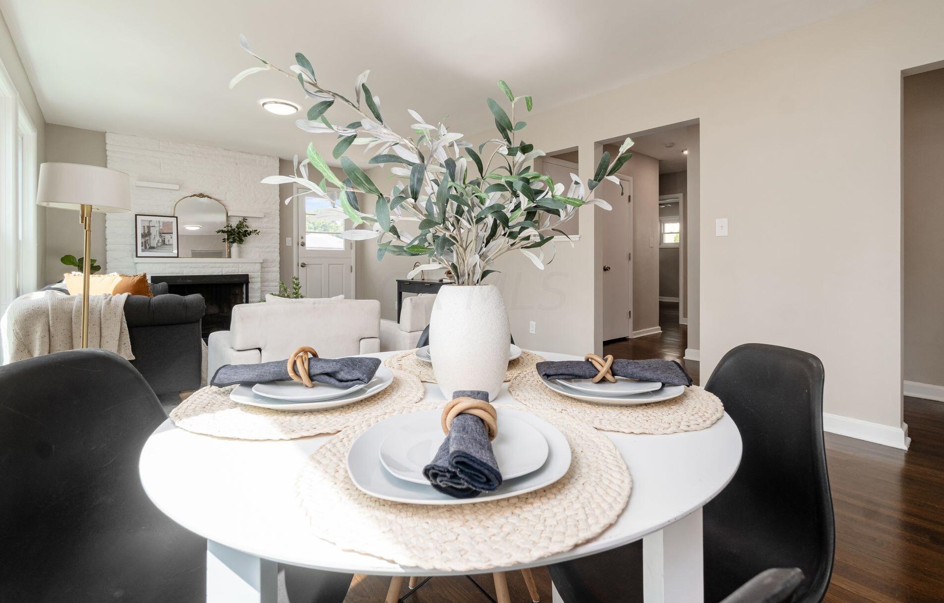 985 Bernhard Rd, Columbus OH 43227-1229 exterior