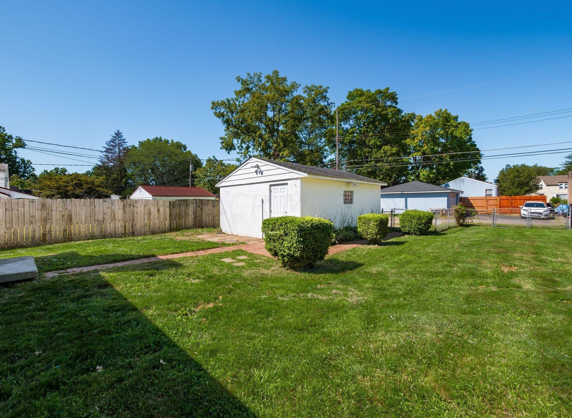 985 Bernhard Rd, Columbus OH 43227-1229 exterior