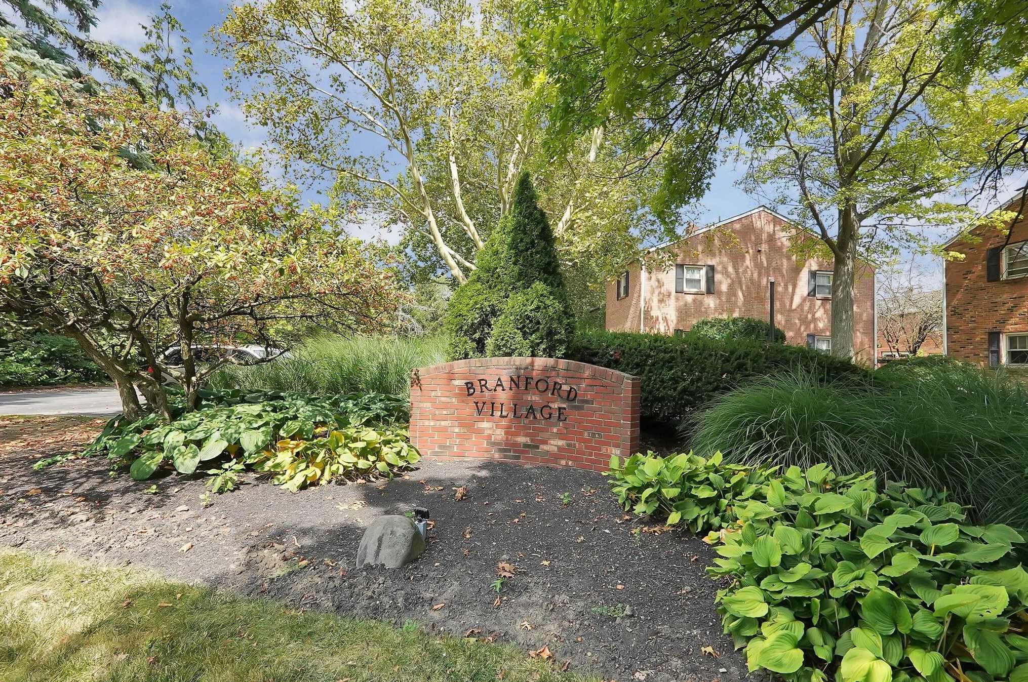 4746 Merrifield Pl, Columbus OH  43220-5434 exterior