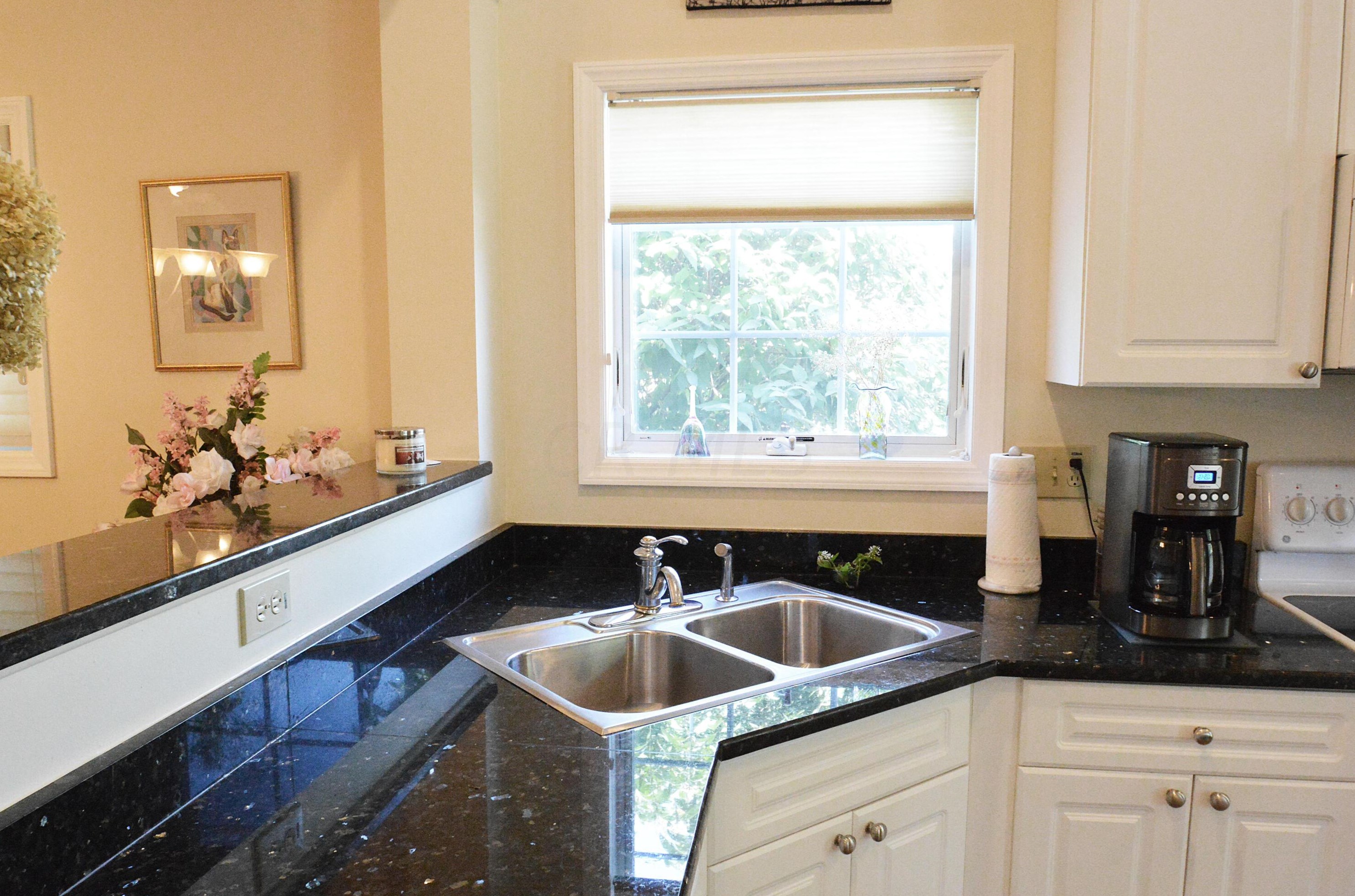 1203 Sanctuary Pl, Columbus OH 43230-8490 exterior