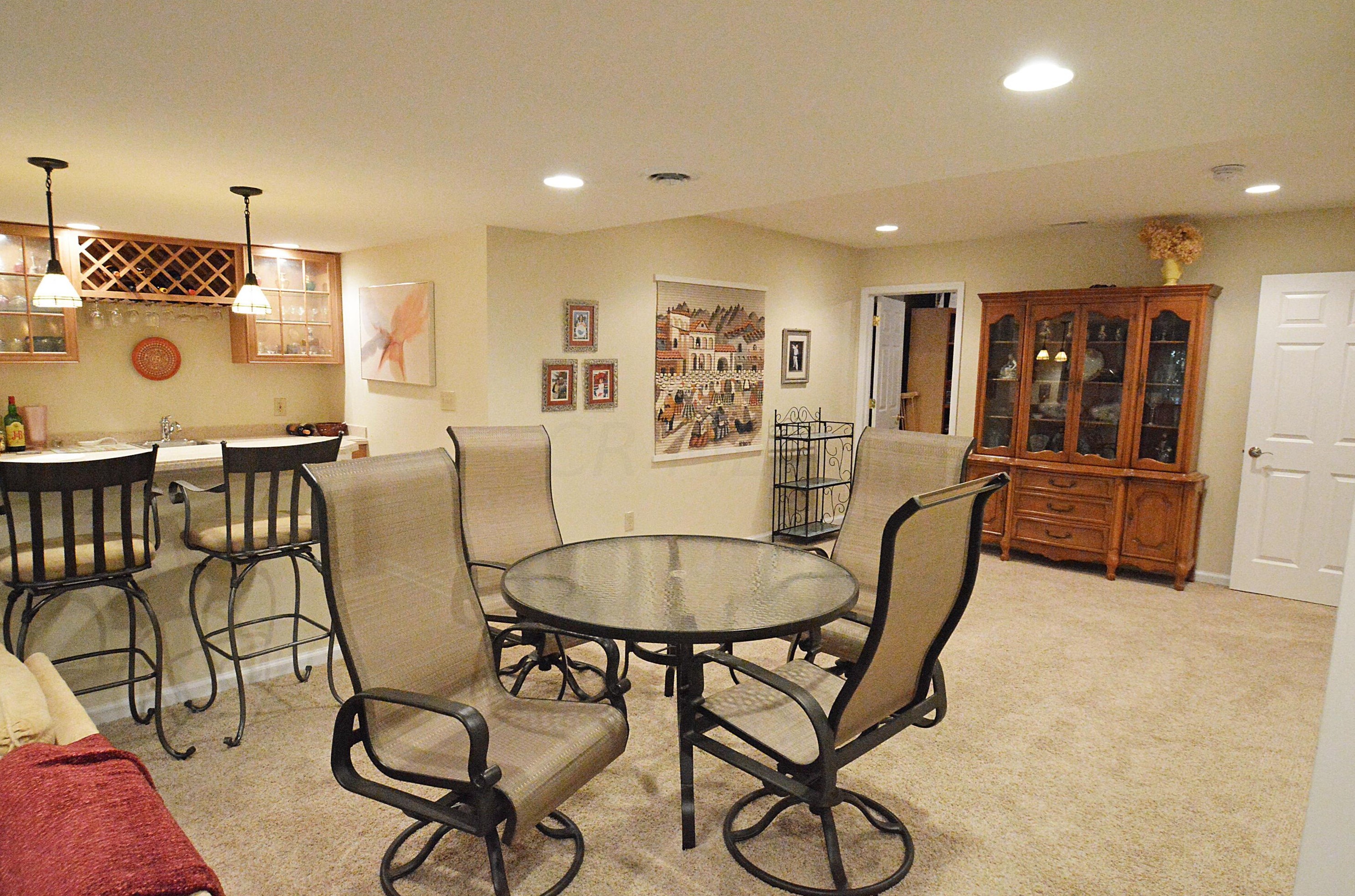 1203 Sanctuary Pl, Columbus OH 43230-8490 exterior