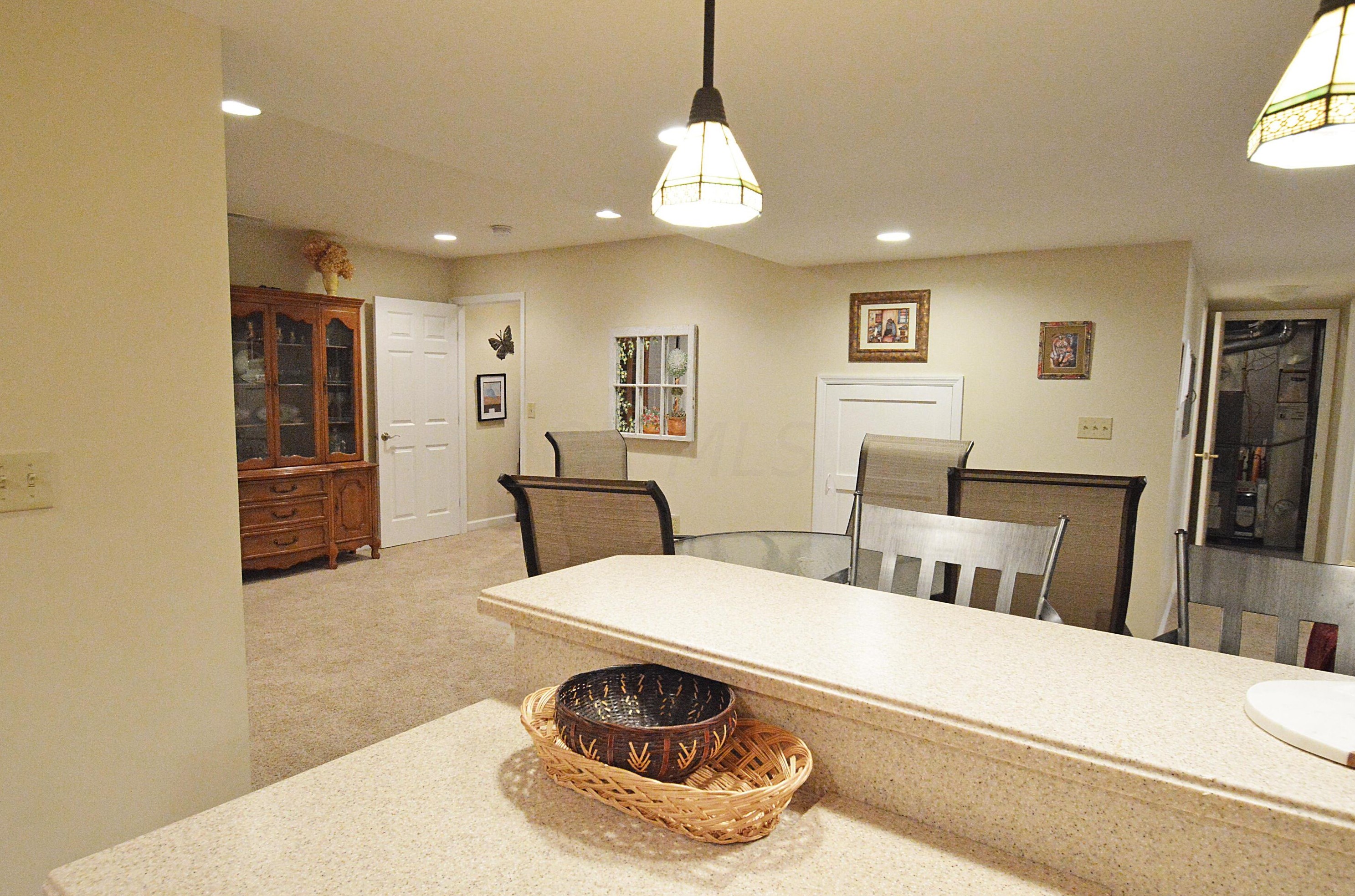 1203 Sanctuary Pl, Columbus OH 43230-8490 exterior