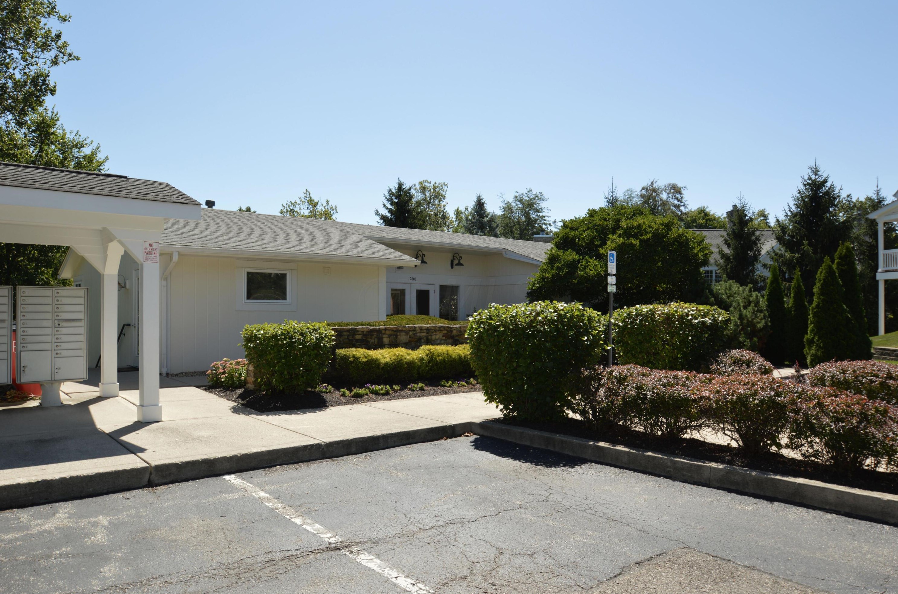 1203 Sanctuary Pl, Columbus OH 43230-8490 exterior