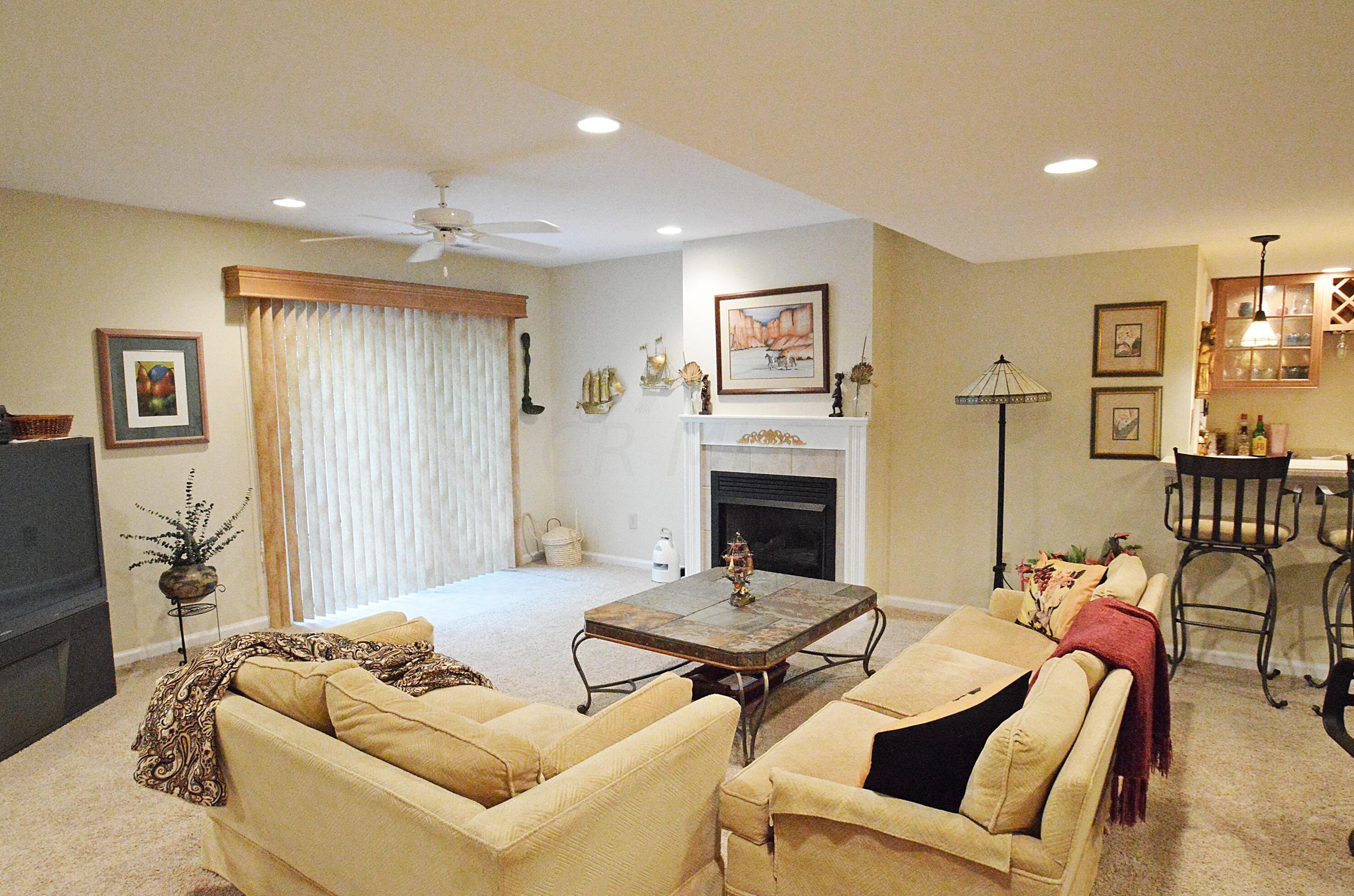 1203 Sanctuary Pl, Columbus OH 43230-8490 exterior