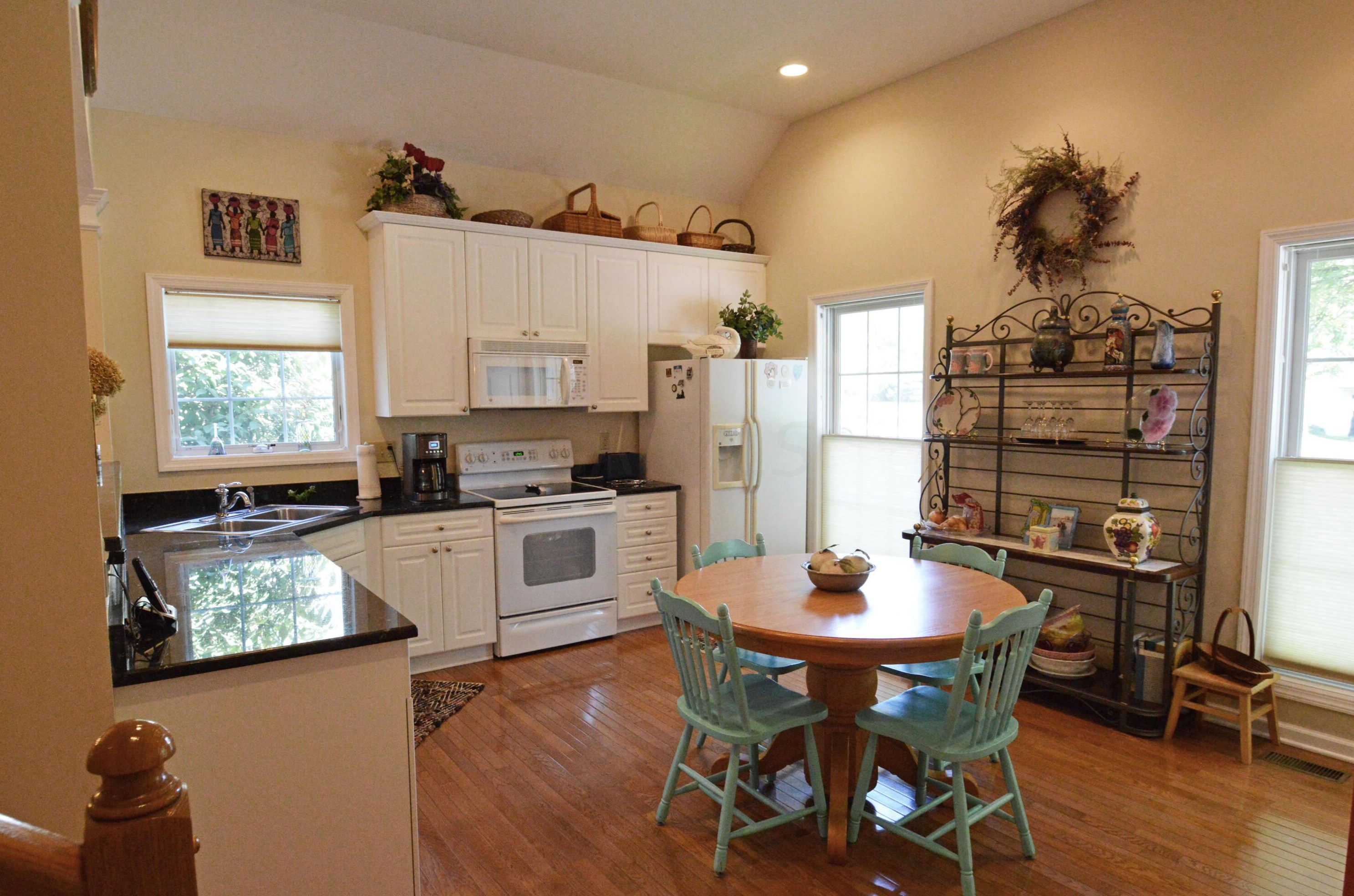 1203 Sanctuary Pl, Columbus OH 43230-8490 exterior