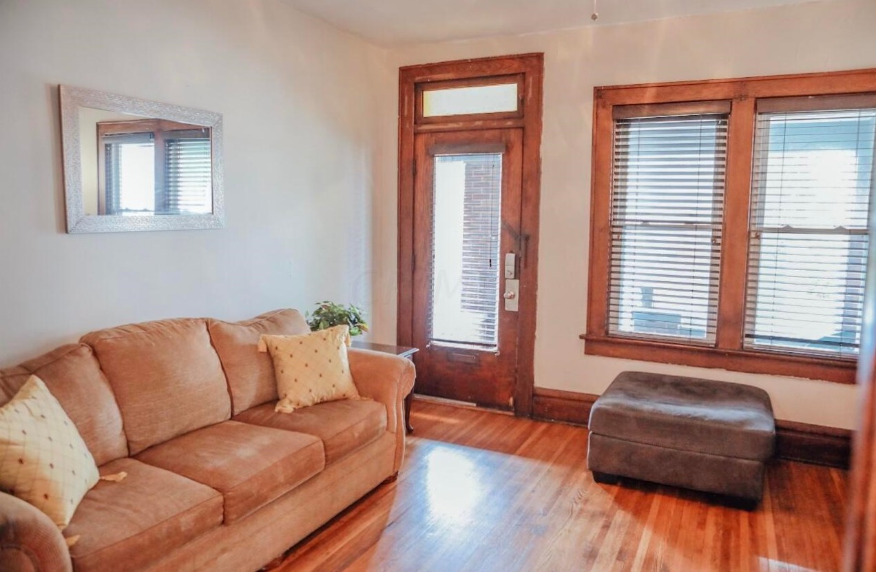 328-330 E 19th Ave, Columbus, OH 43201