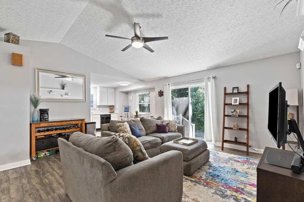 1364 Tenagra Way, Columbus OH 43228-9192 exterior