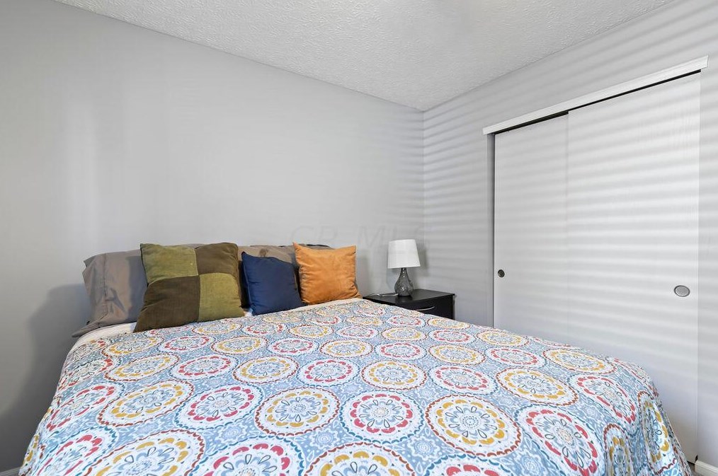 1364 Tenagra Way, Columbus OH 43228-9192 exterior