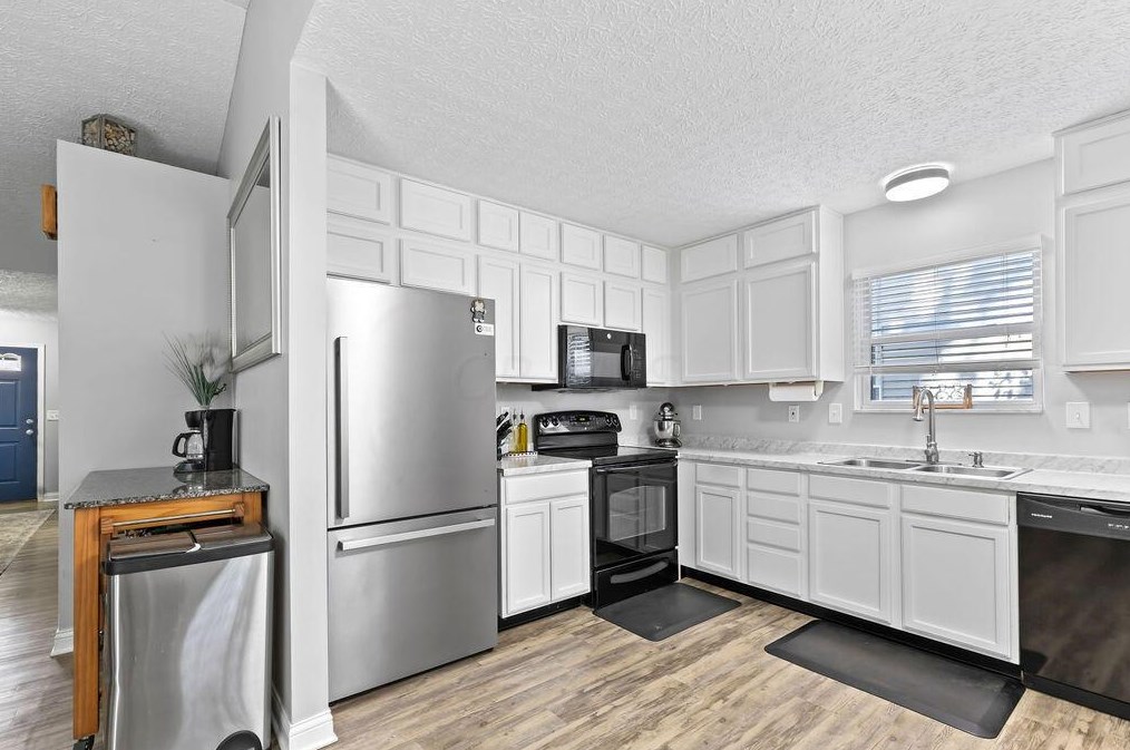 1364 Tenagra Way, Columbus OH 43228-9192 exterior