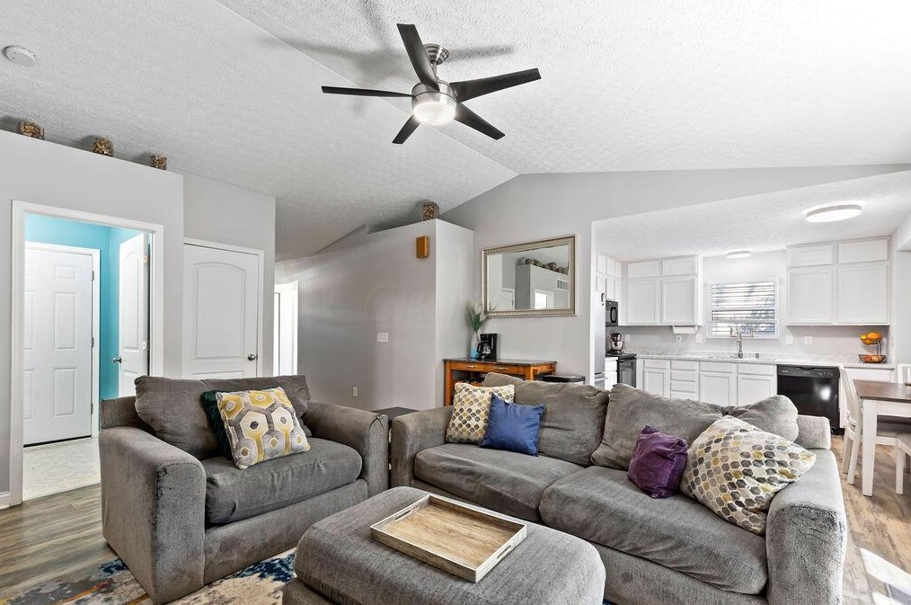 1364 Tenagra Way, Columbus OH 43228-9192 exterior