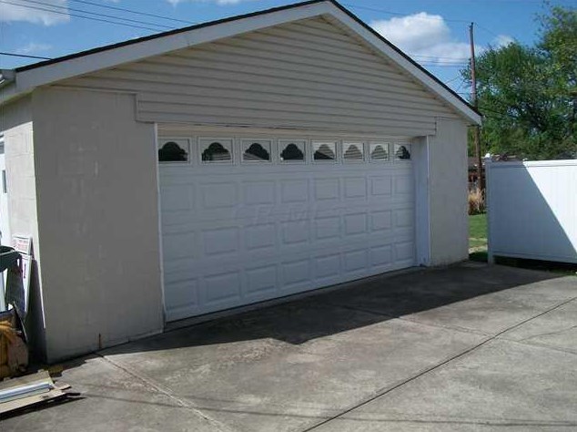 4993 Beatrice Dr, Columbus, OH 43227-2114