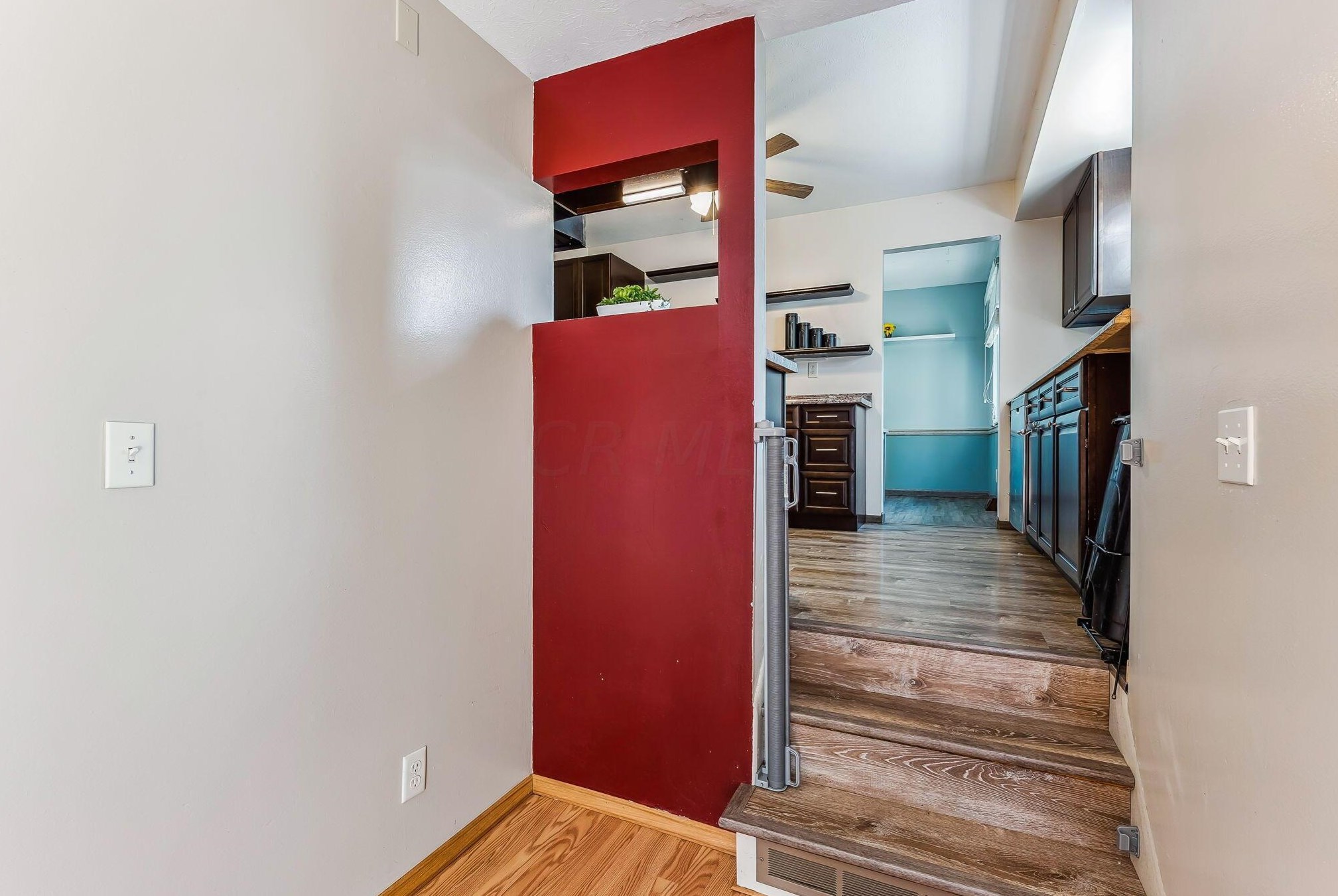 1329 Chesterton Ln, Columbus OH  43229-2619 exterior