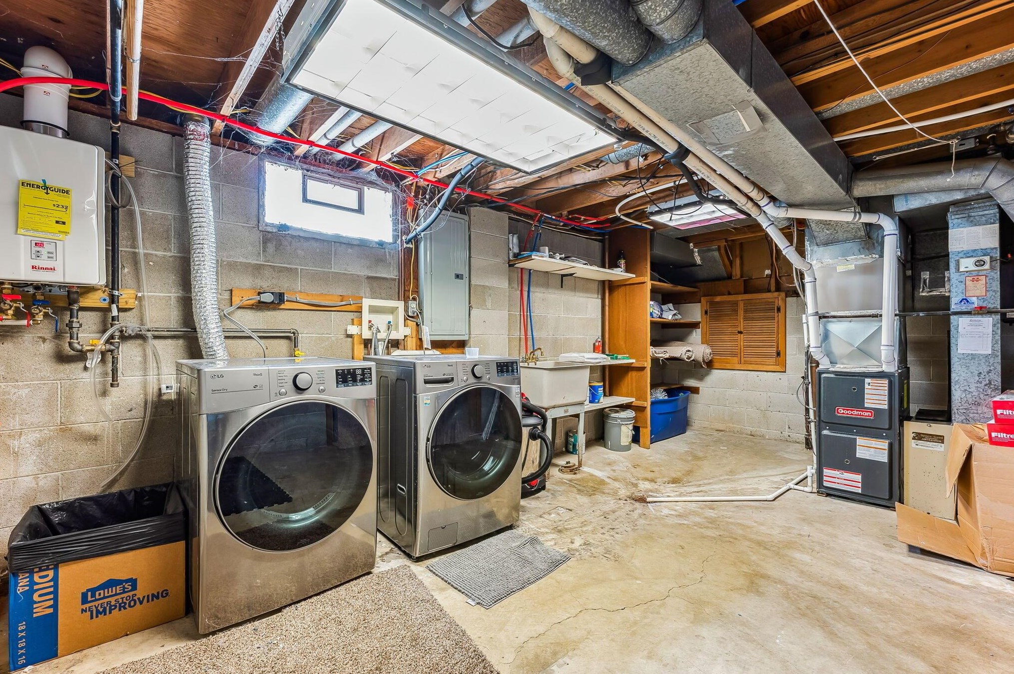 1329 Chesterton Ln, Columbus OH  43229-2619 exterior