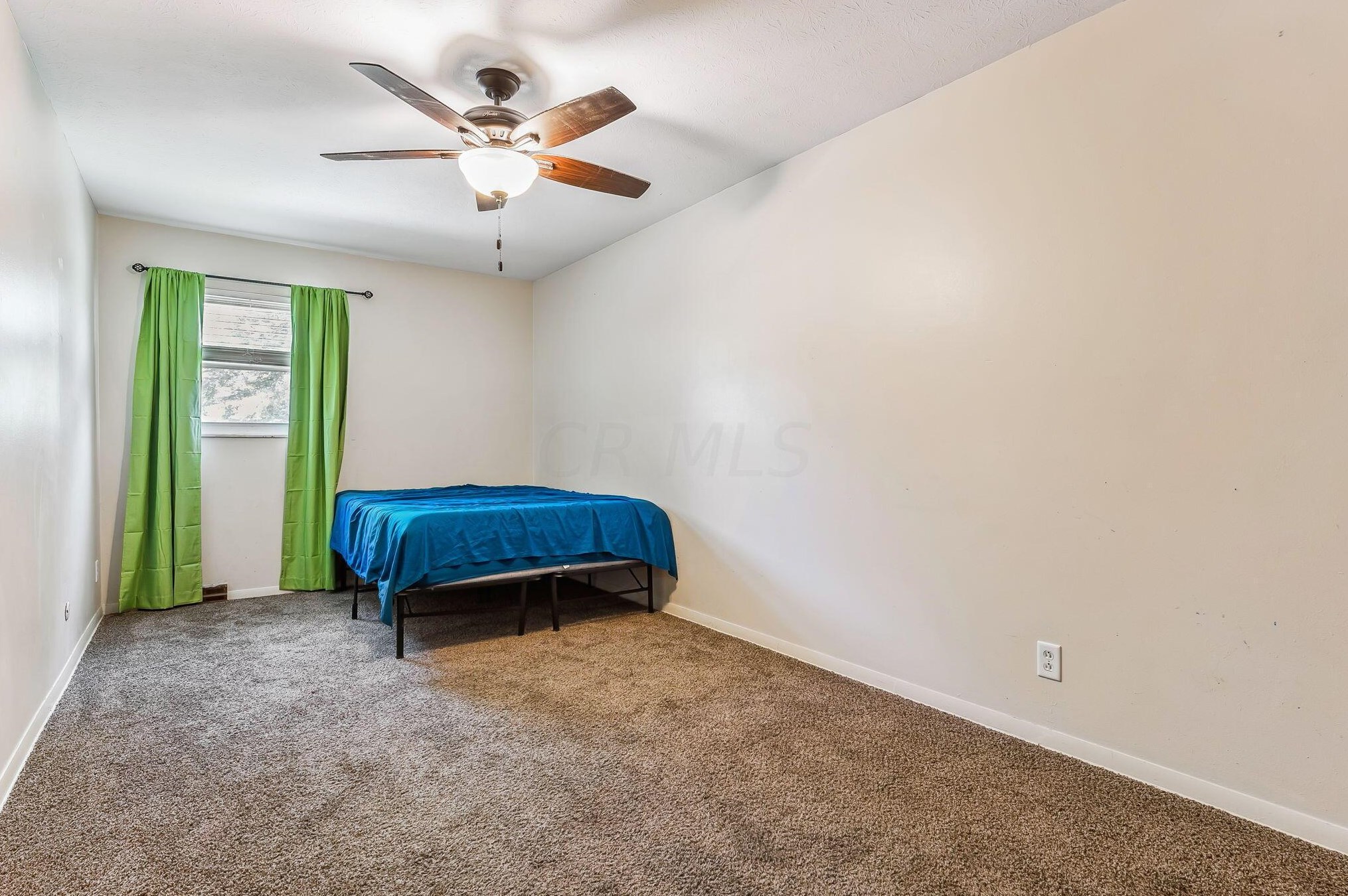 1329 Chesterton Ln, Columbus OH  43229-2619 exterior