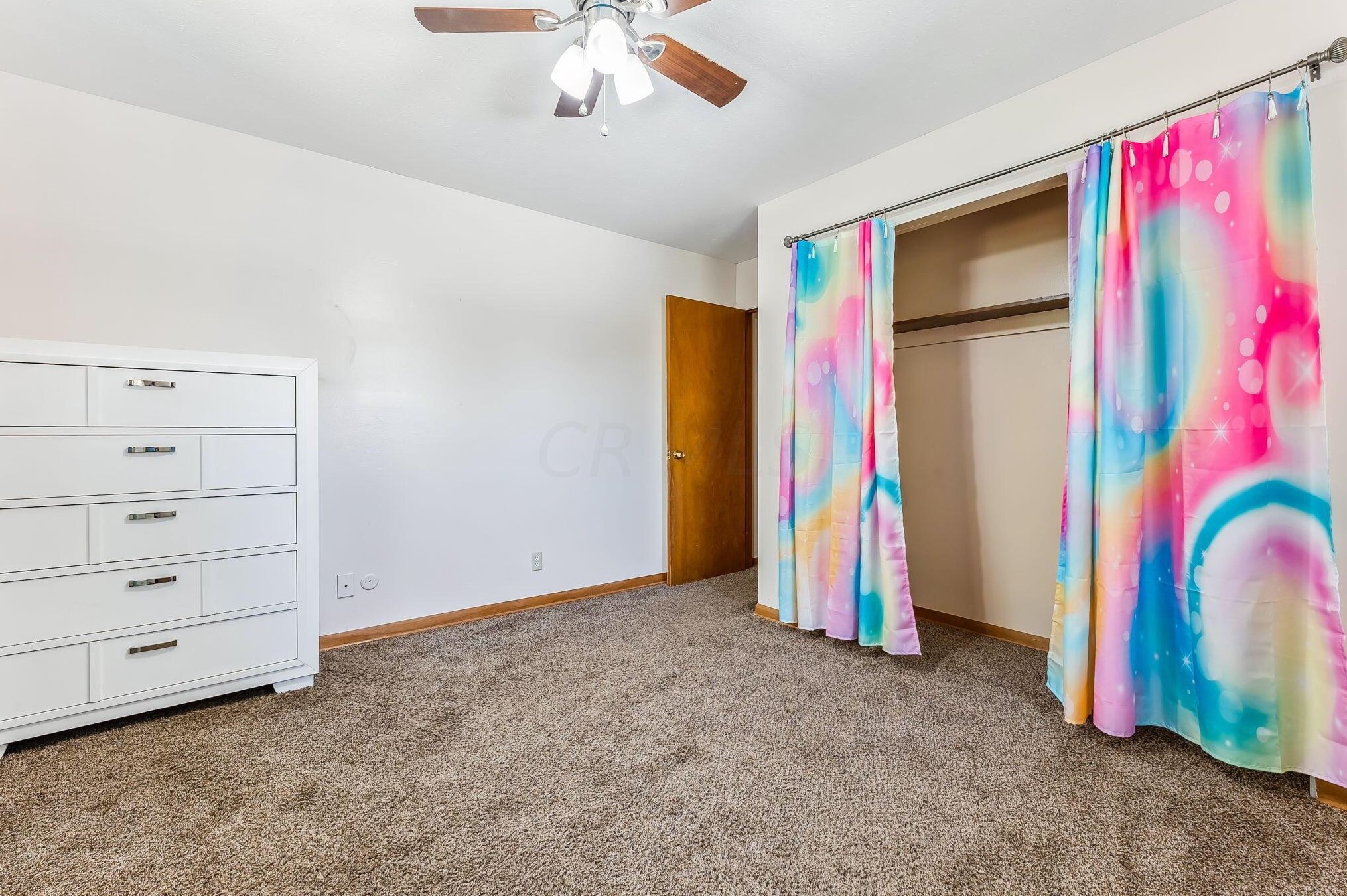 1329 Chesterton Ln, Columbus OH  43229-2619 exterior