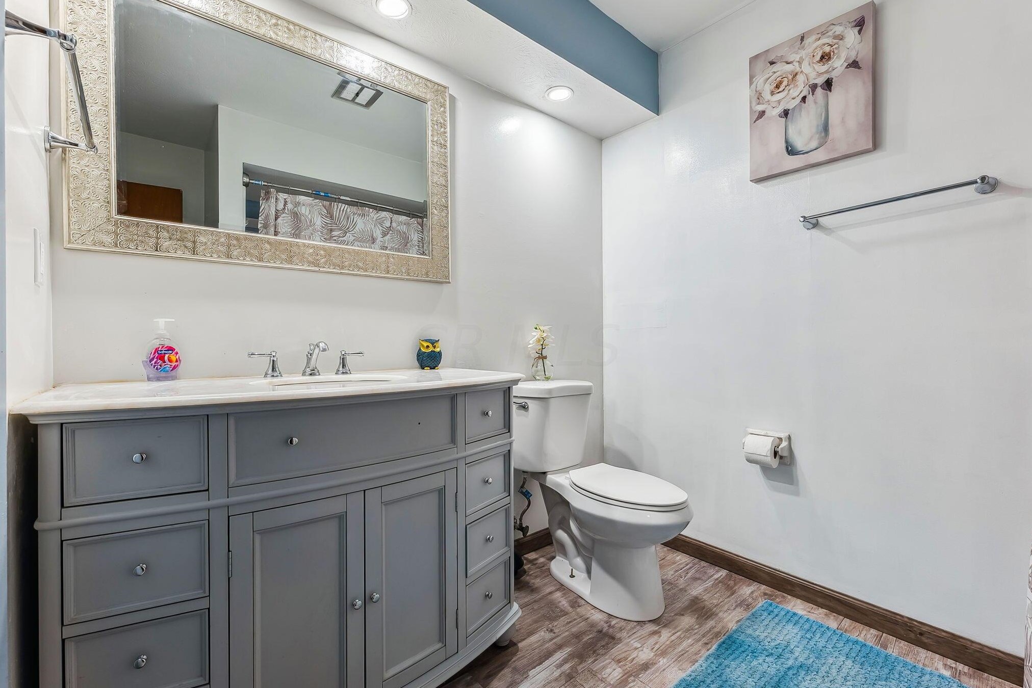 1329 Chesterton Ln, Columbus OH  43229-2619 exterior