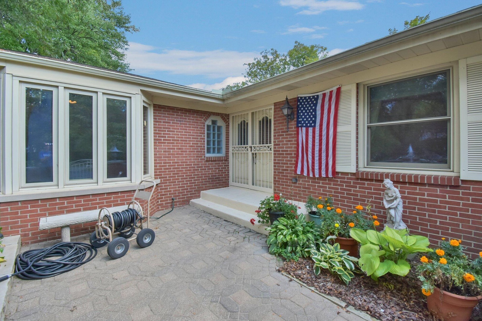 5565 Concord Hill Dr, Columbus, OH 43213-3504