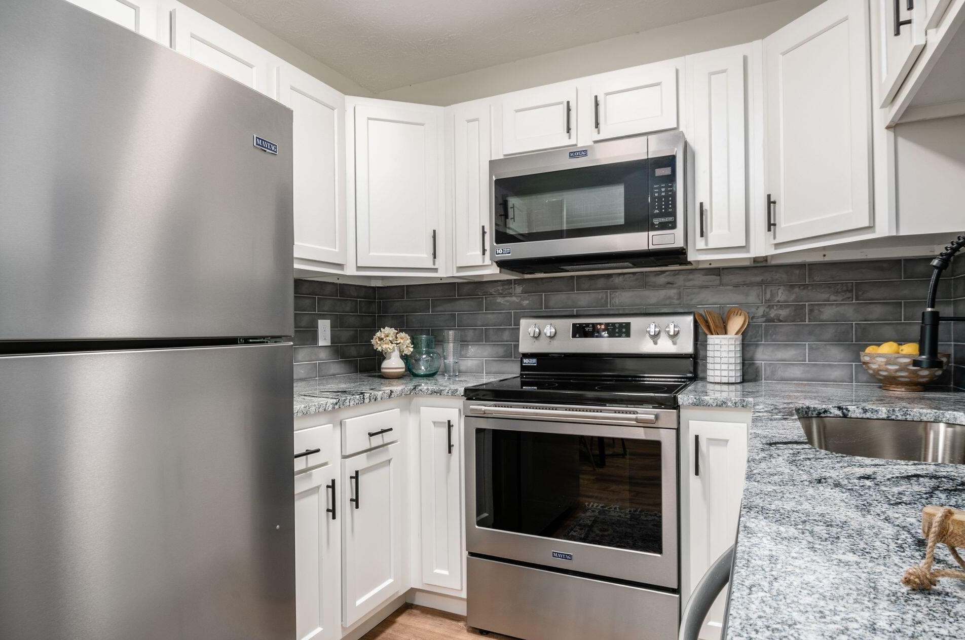 3889 Frazier Rd, Columbus OH 43207-4132 exterior