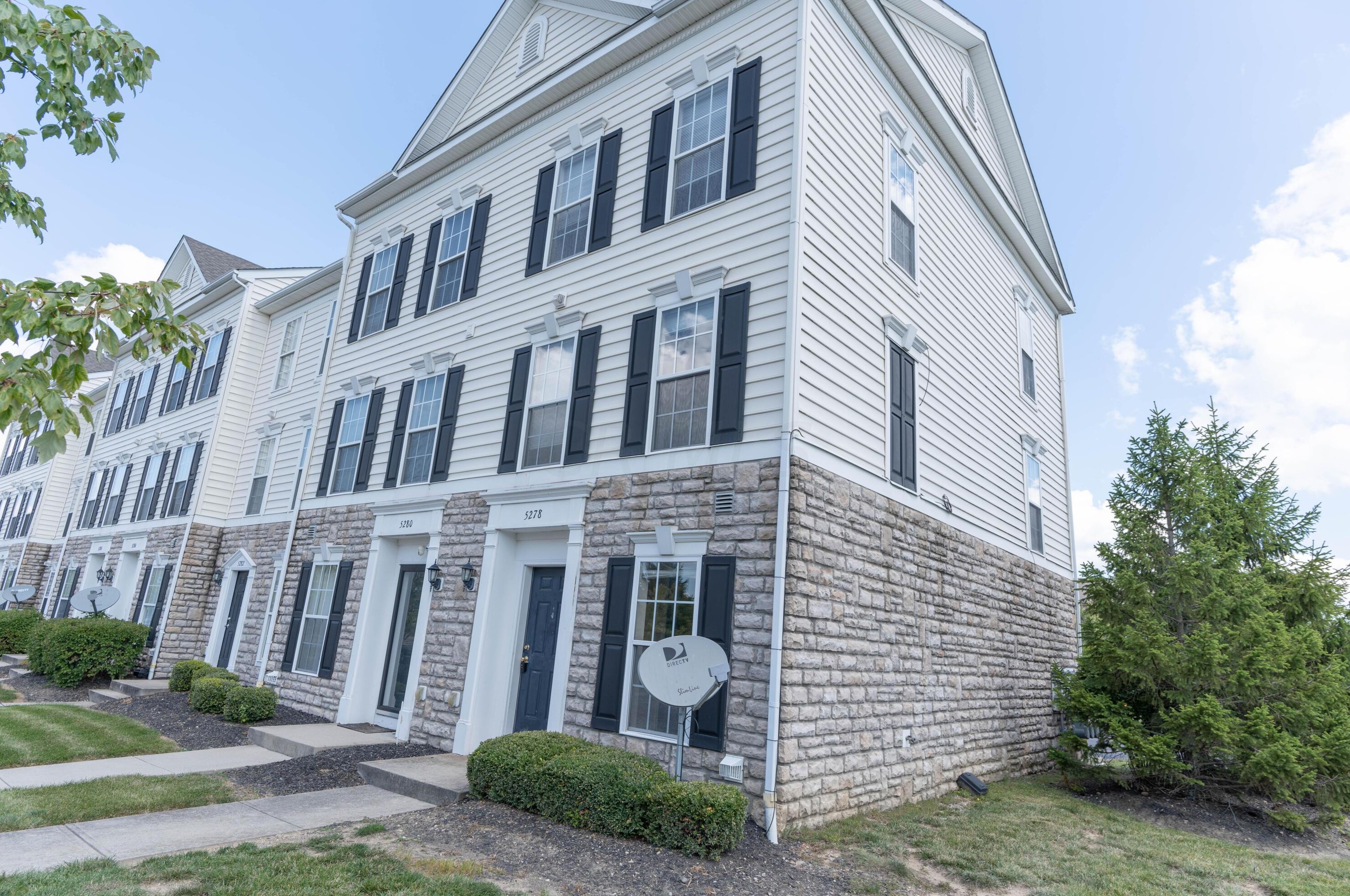 5278 Royal Arch Cascade Dr, Dublin, OH 43016-6273