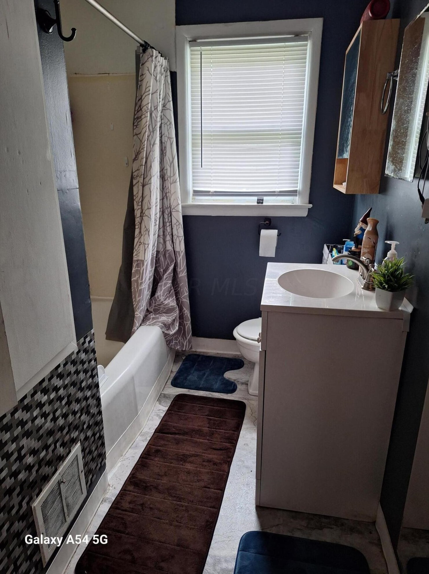 4894 Fuller Dr, Columbus OH 43214-1731 exterior