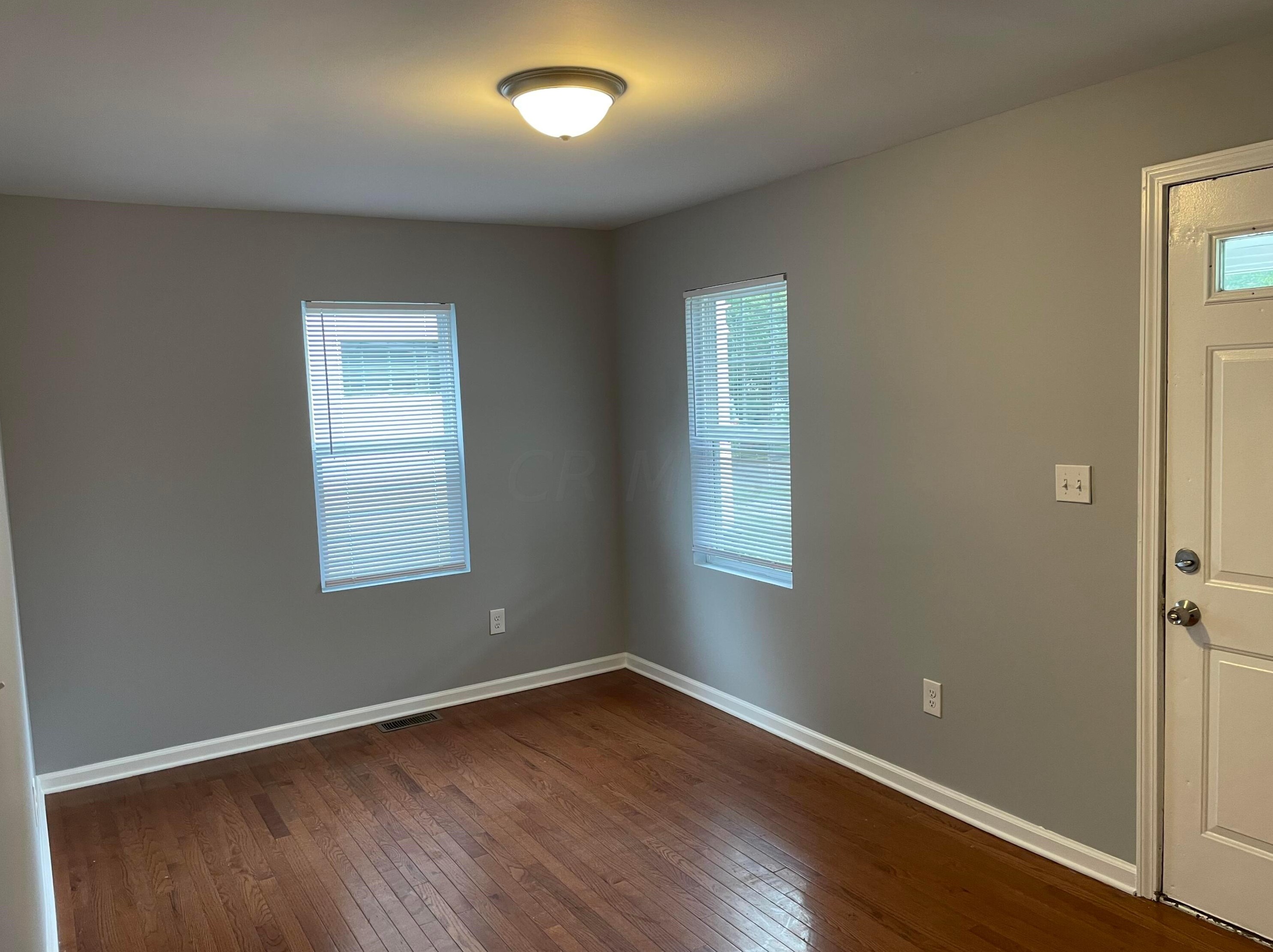 2382 Velma Ave, Columbus, OH 43211-2056