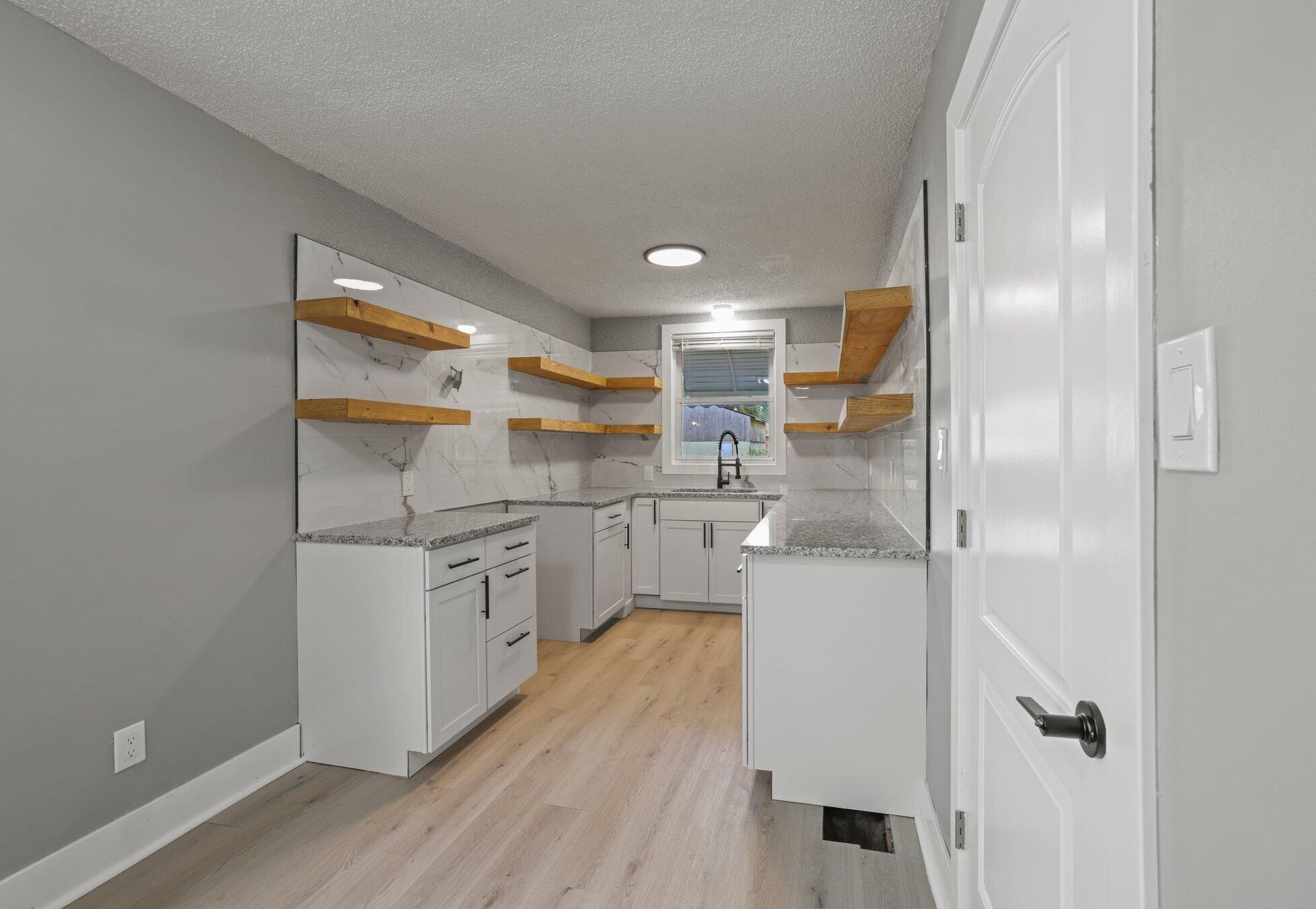 1068 Deshler Ave, Columbus OH  43206-2655 exterior