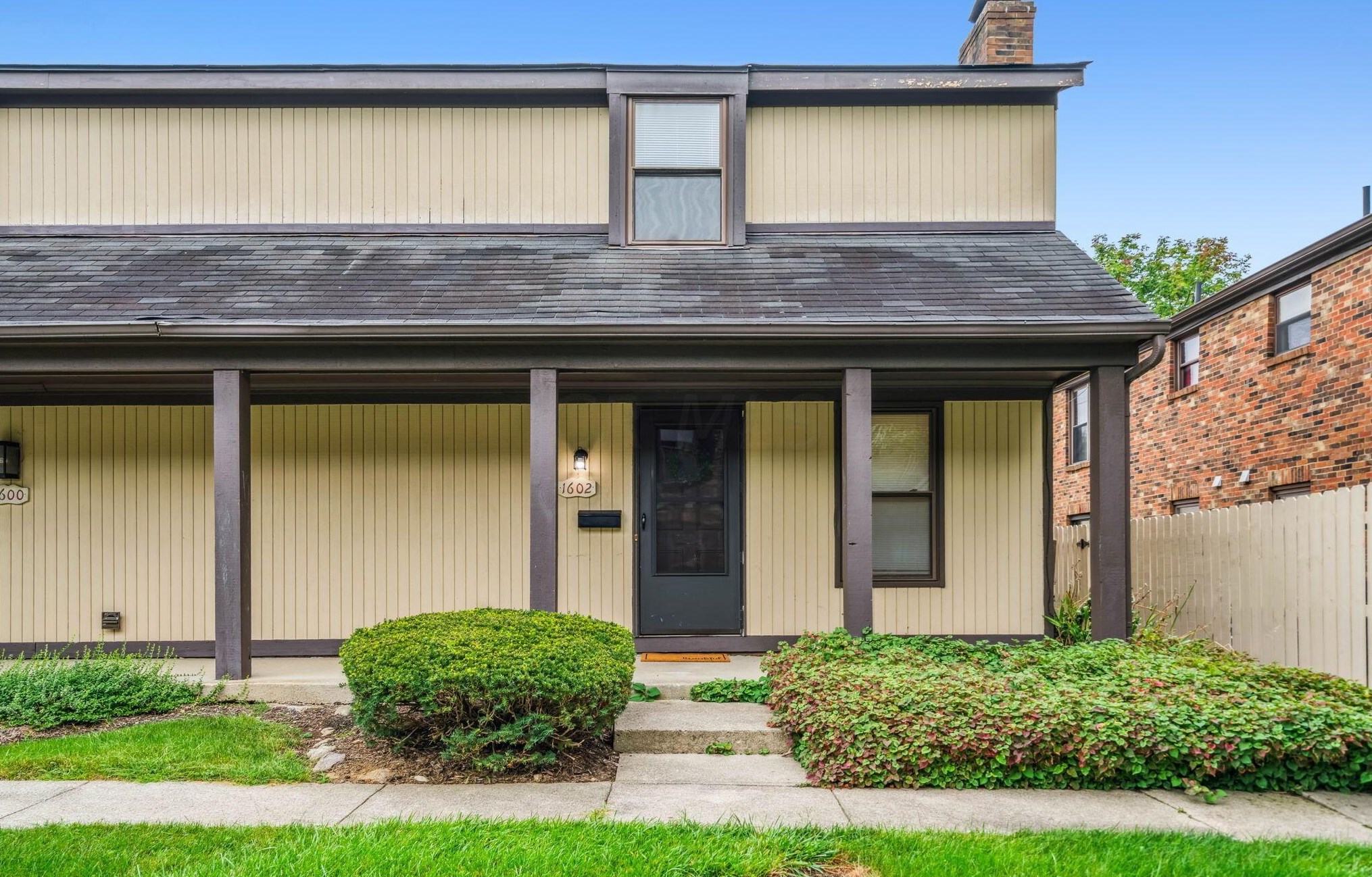 1602 Stephanie Ct, Columbus, OH 43232-1657