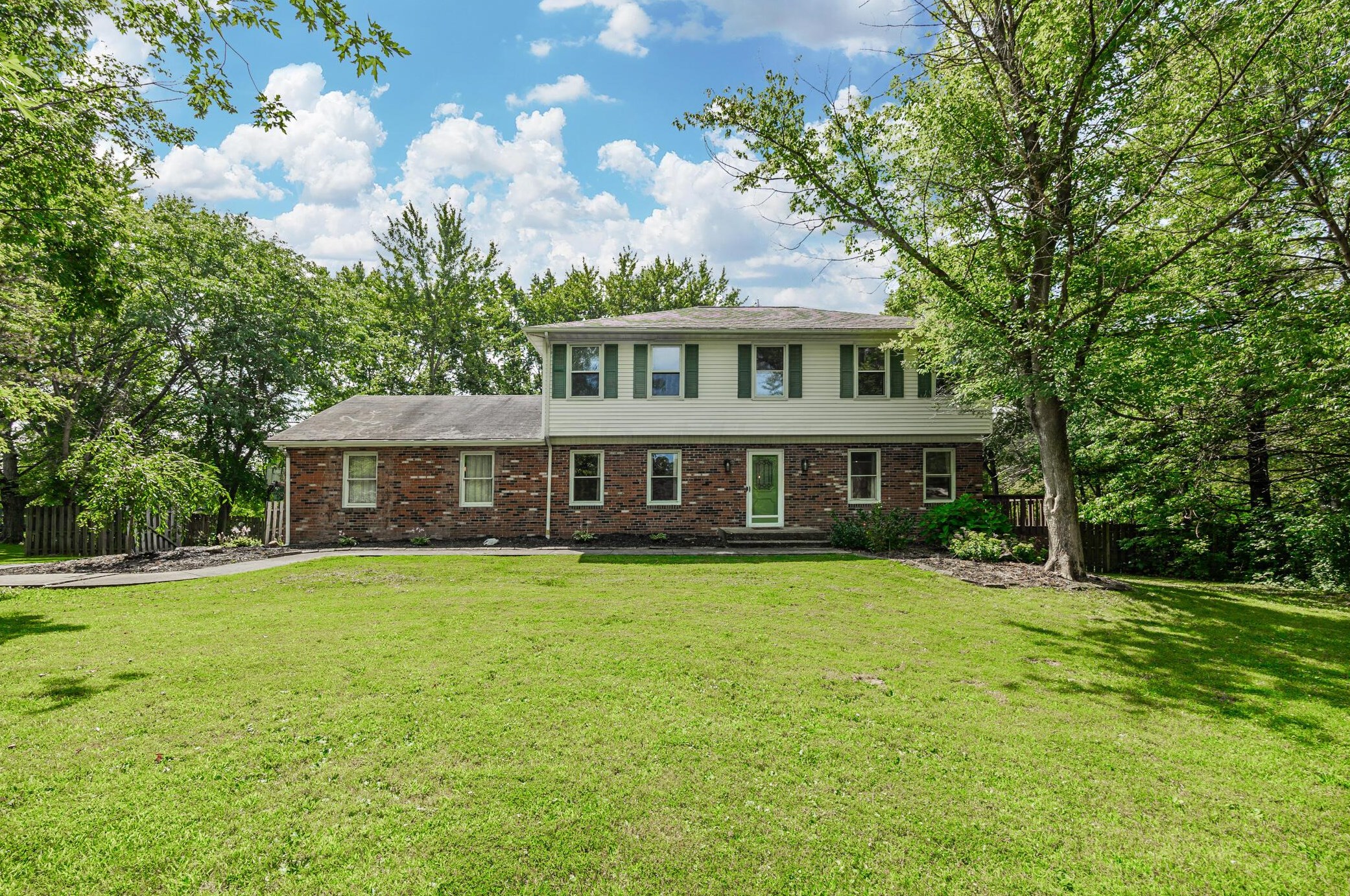 7863 Bowling Green Ln, Lancaster, OH 43130-9228