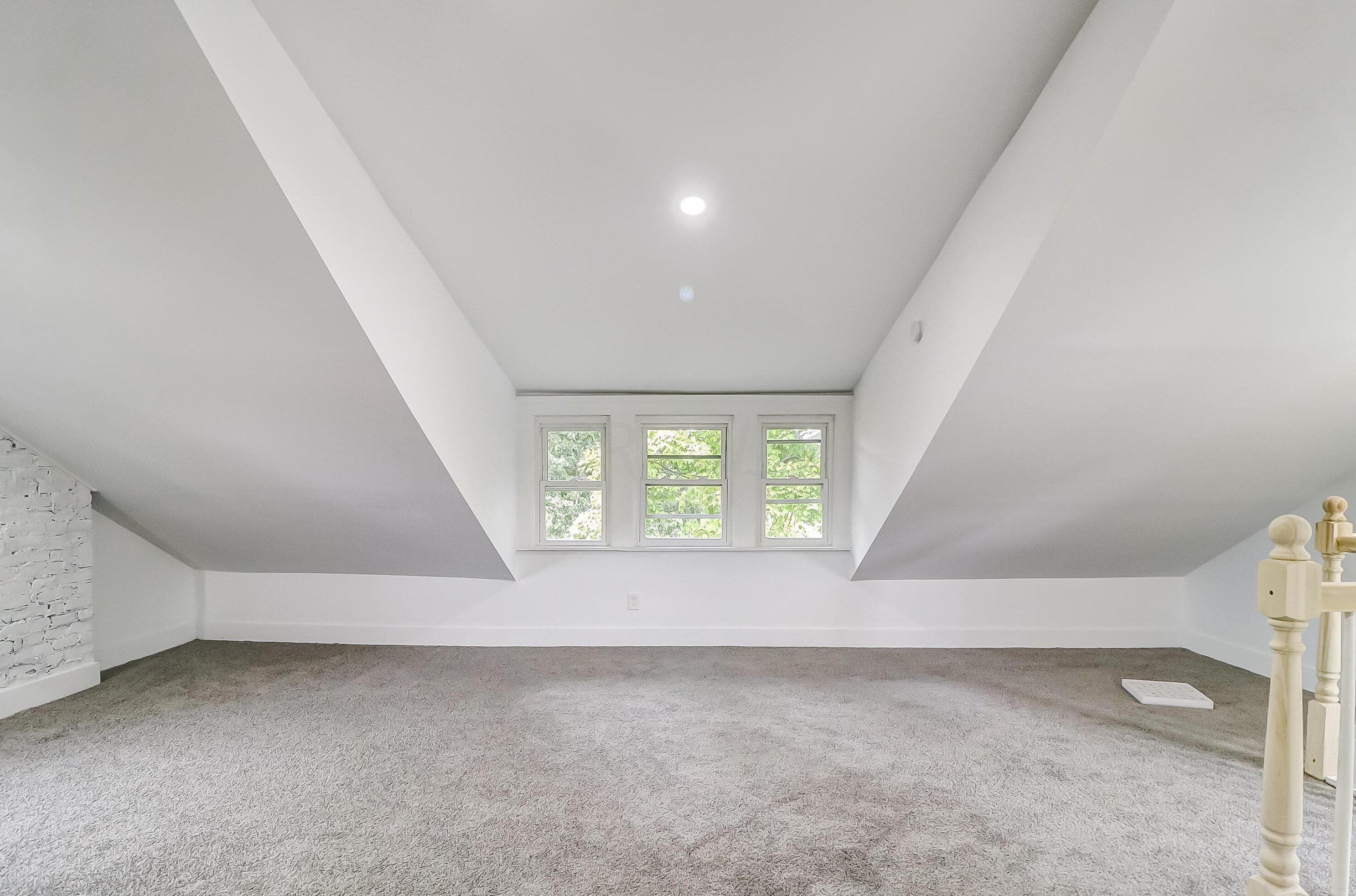 261 Eldon Ave, Columbus OH 43204-3702 exterior