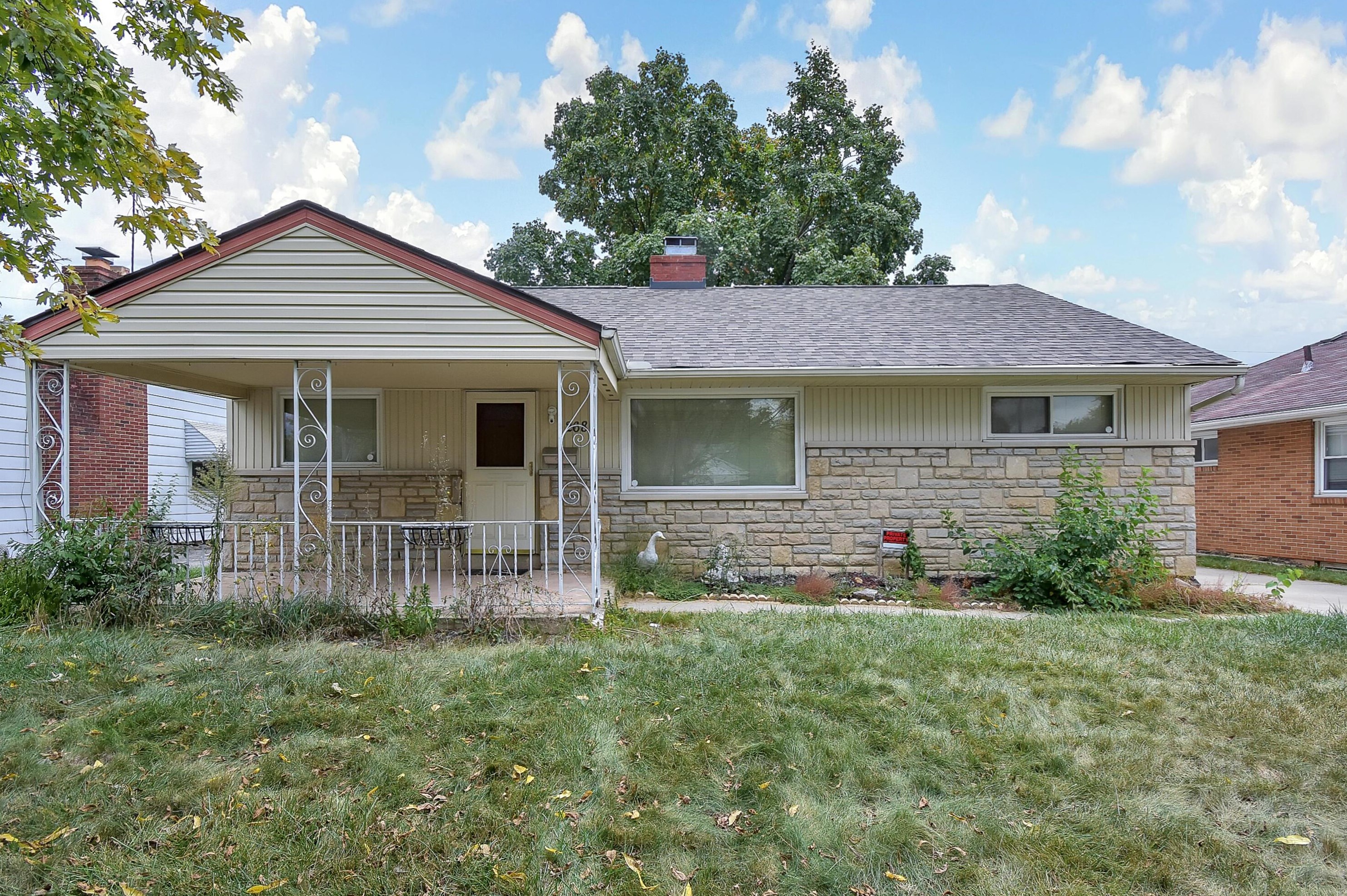 2686 Bernadette Rd, Columbus, OH 43204-2712