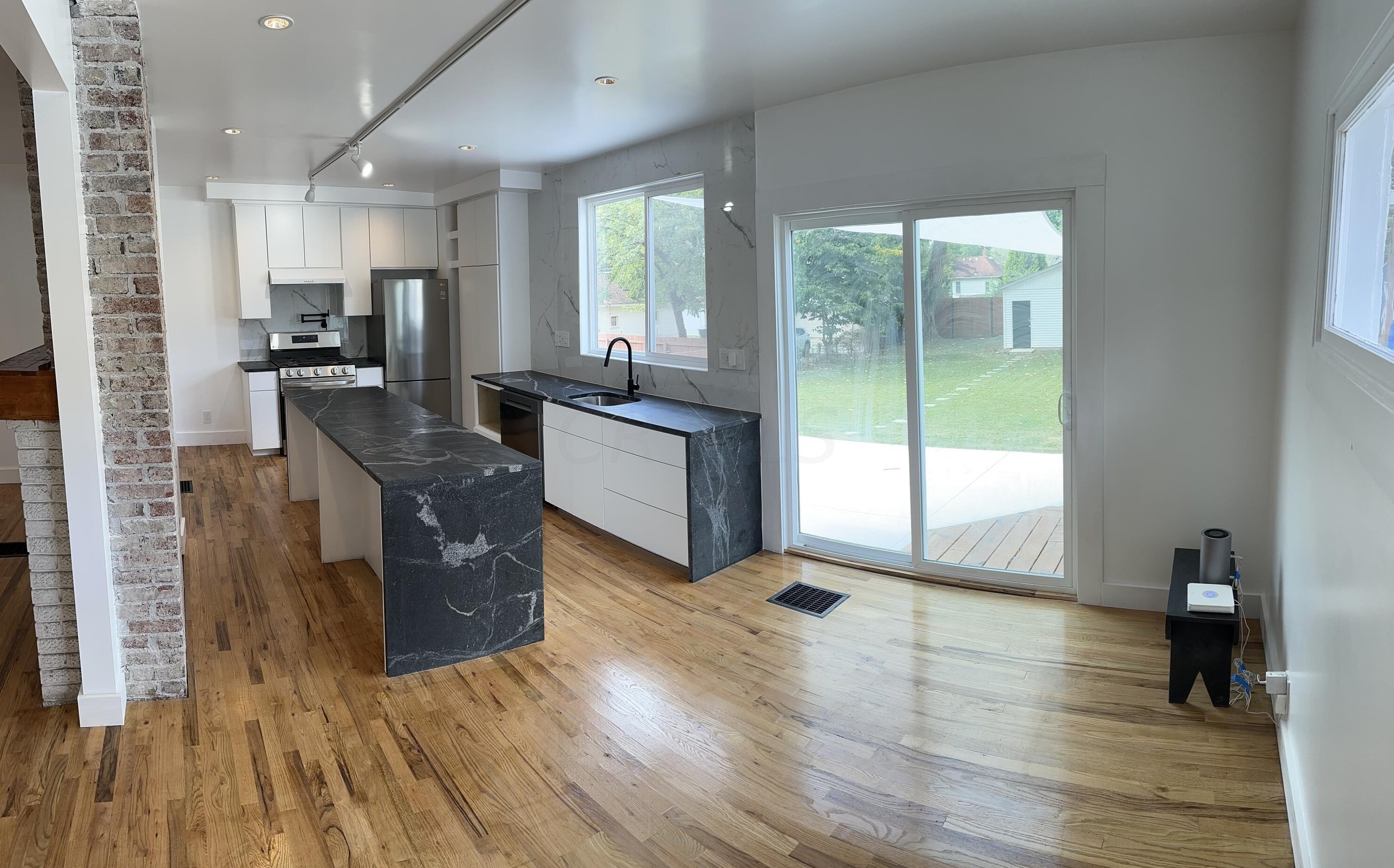 2871 Findley Ave, Columbus OH  43202-2319 exterior