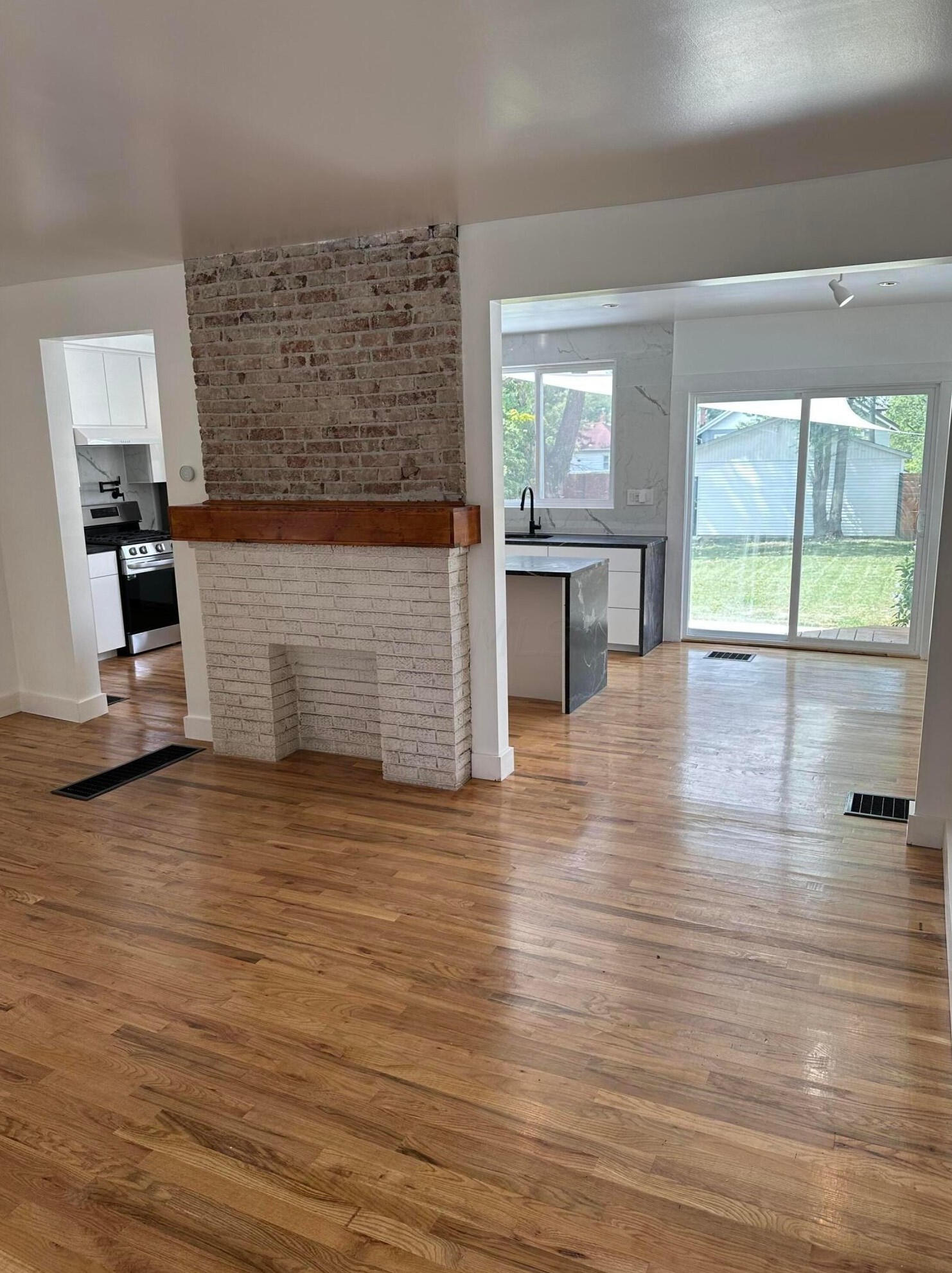 2871 Findley Ave, Columbus OH  43202-2319 exterior