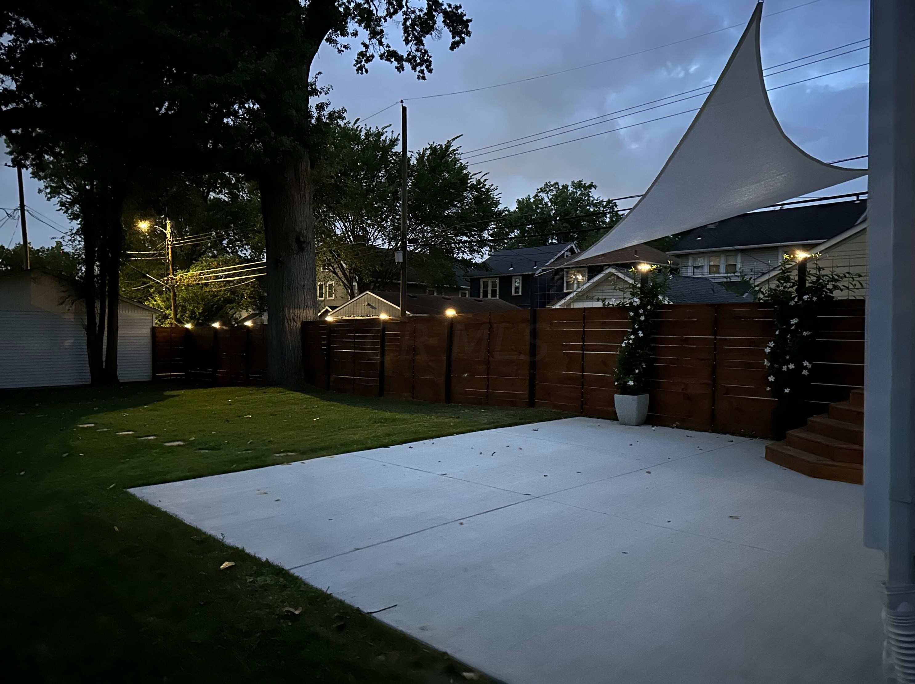 2871 Findley Ave, Columbus OH  43202-2319 exterior