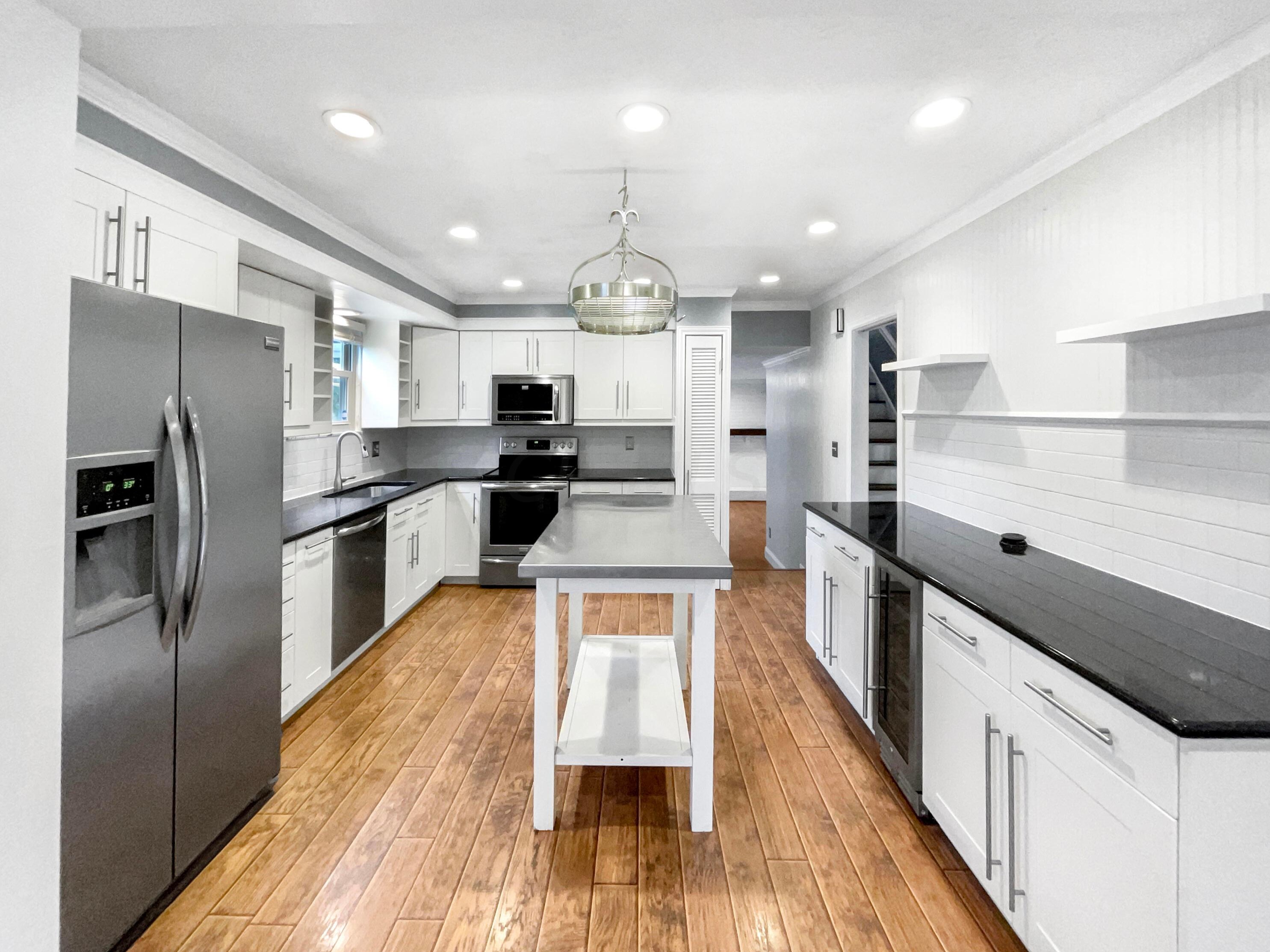 1737 Demorest Rd, Columbus OH  43228-6441 exterior