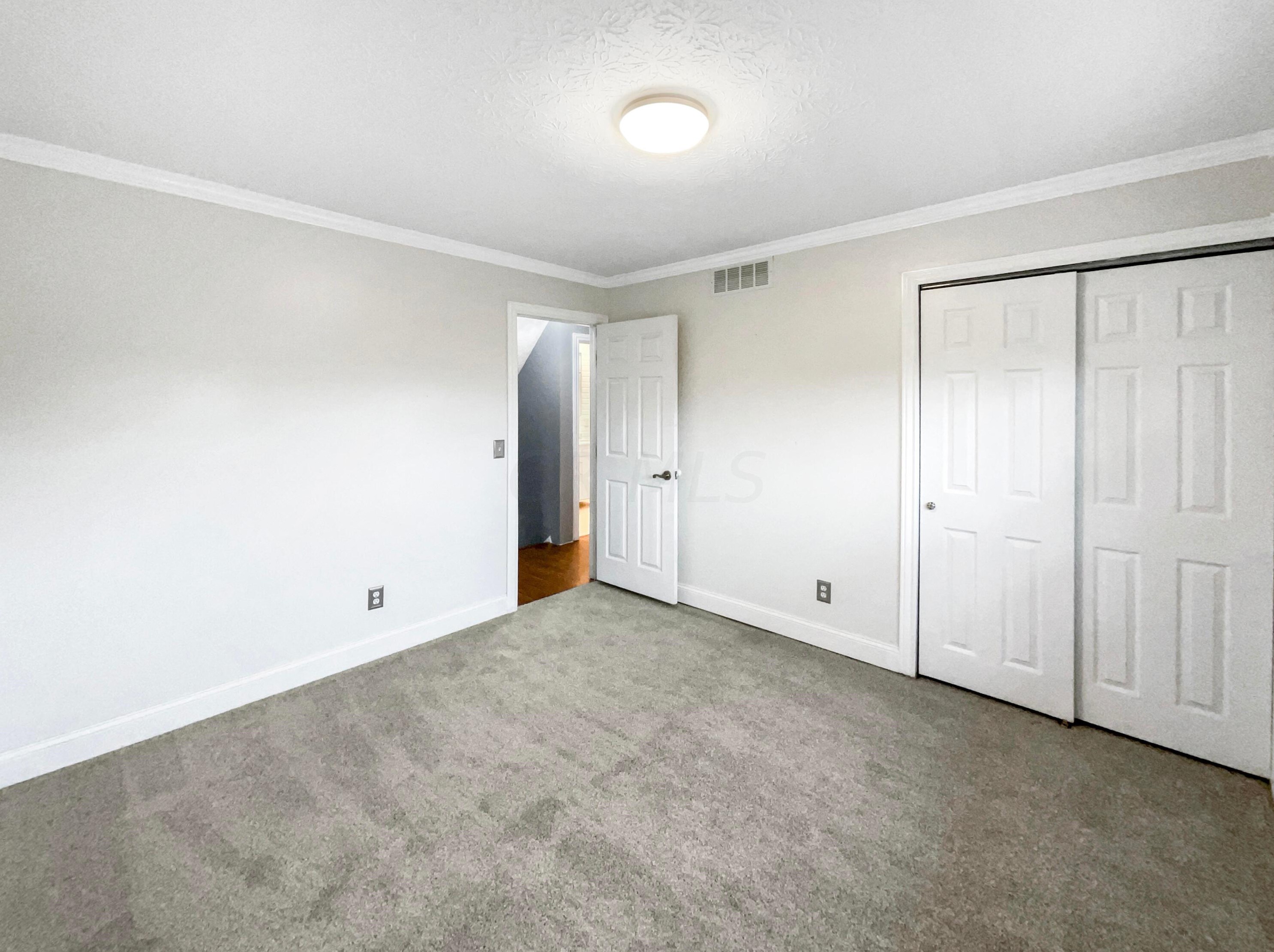 1737 Demorest Rd, Columbus OH  43228-6441 exterior