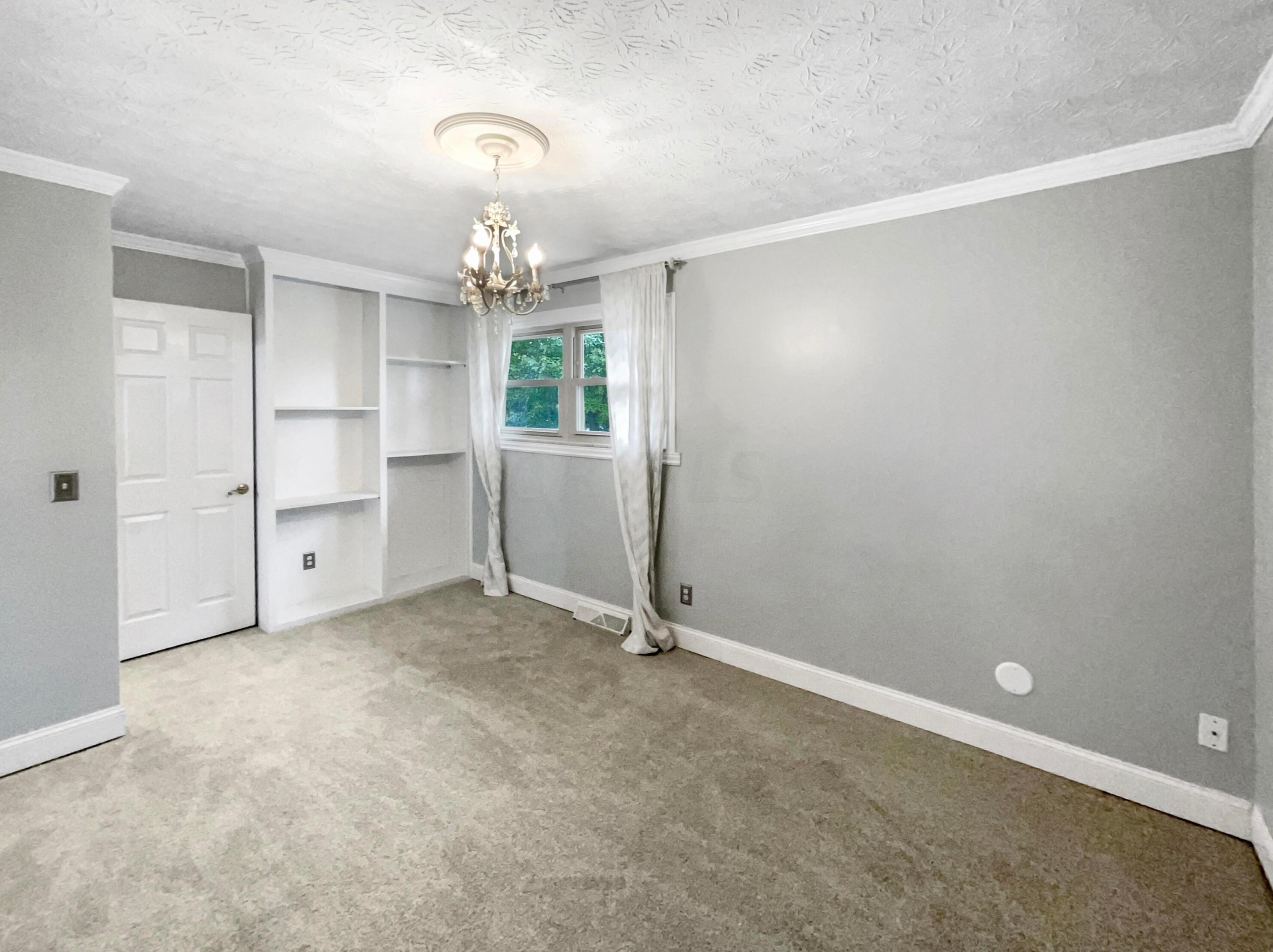 1737 Demorest Rd, Columbus OH  43228-6441 exterior