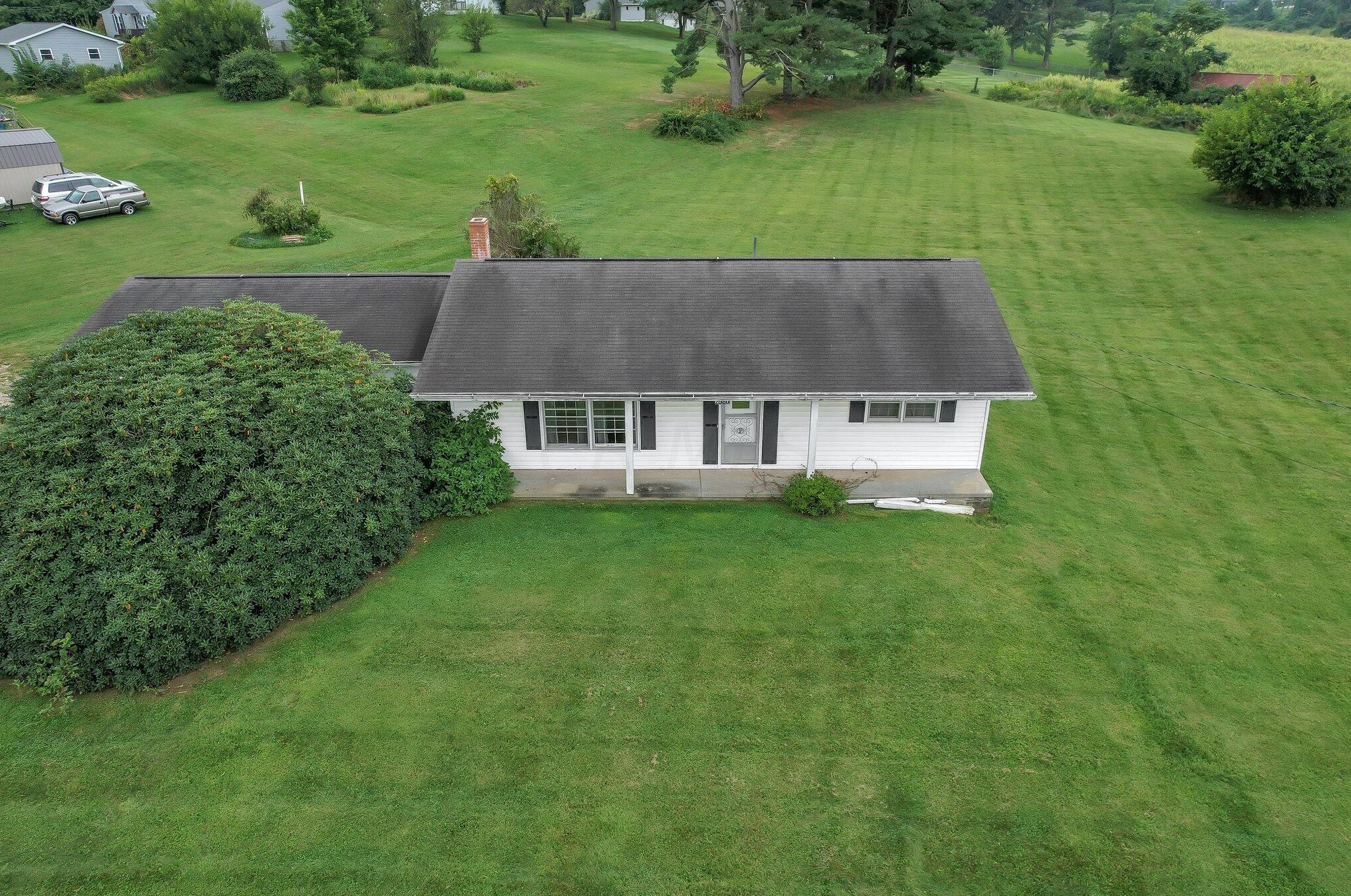 2980 Lovers Ln, Zanesville, OH 43701