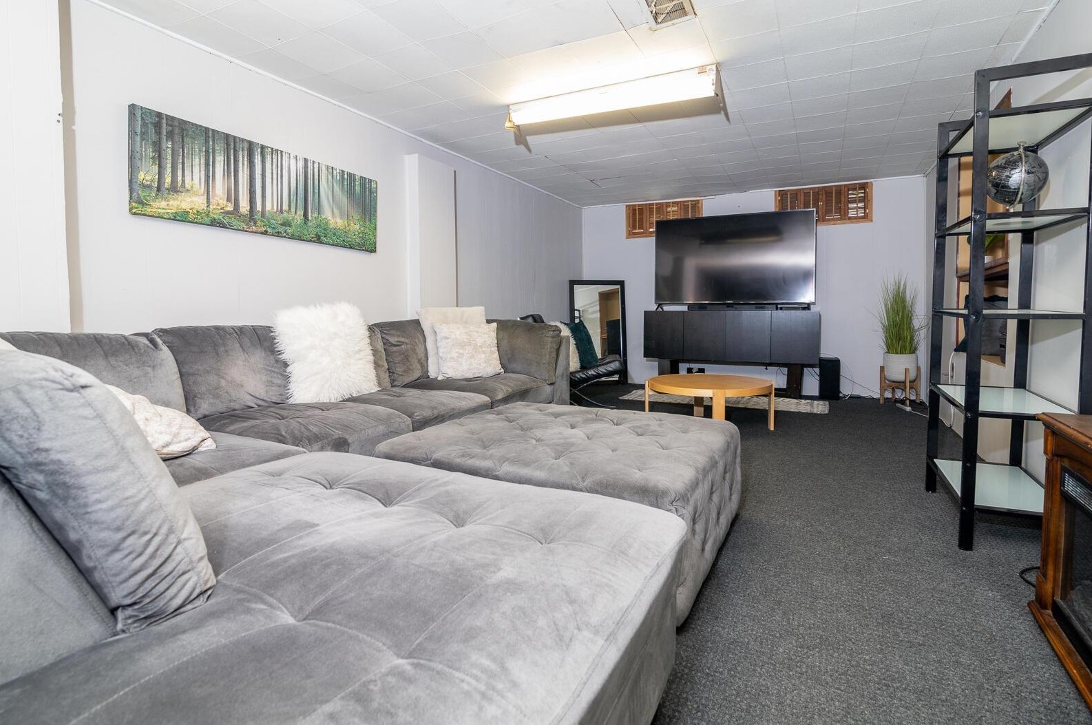 5393 Fullerton Dr, Columbus OH 43232-6218 exterior