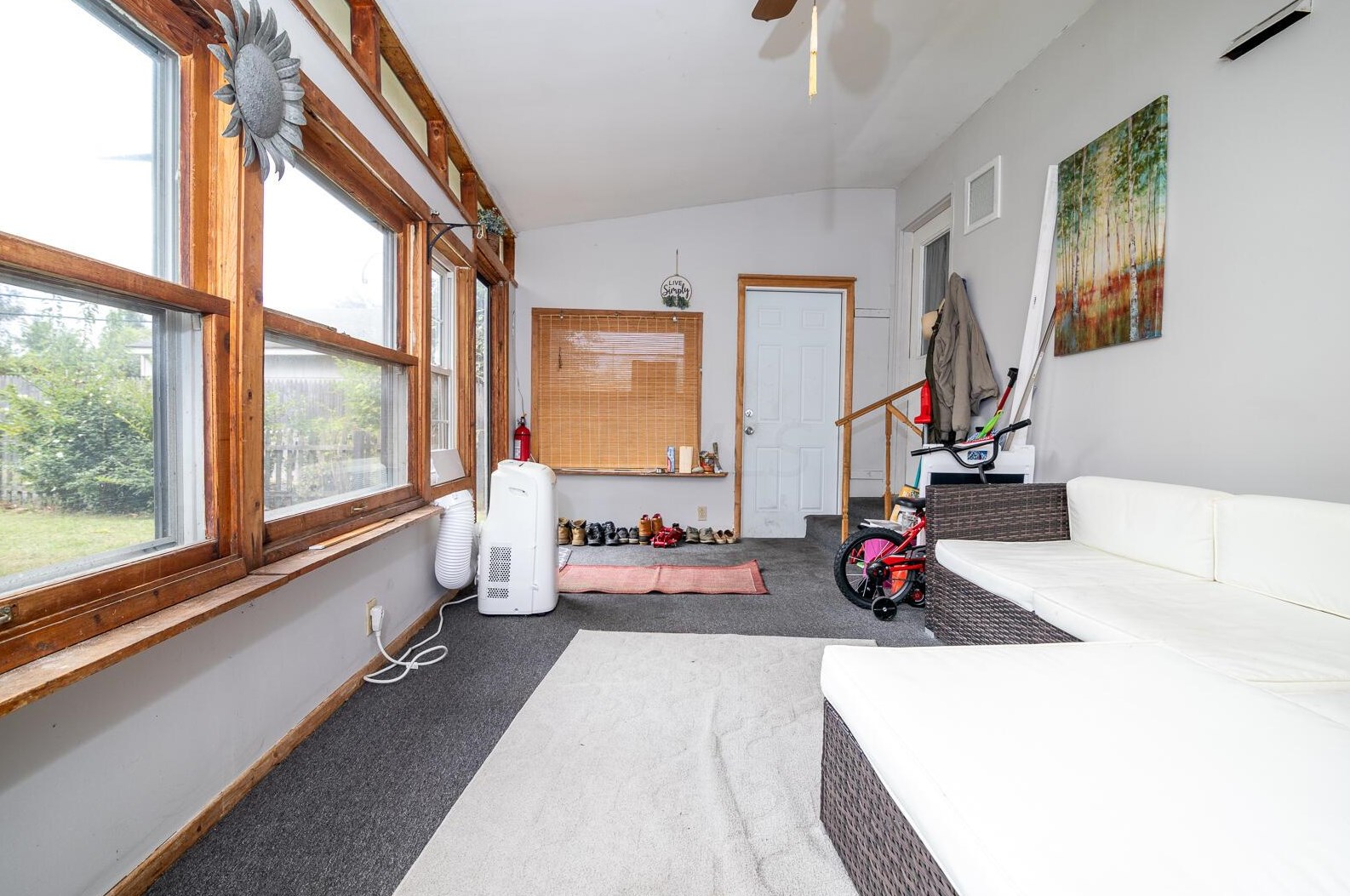 5393 Fullerton Dr, Columbus OH 43232-6218 exterior