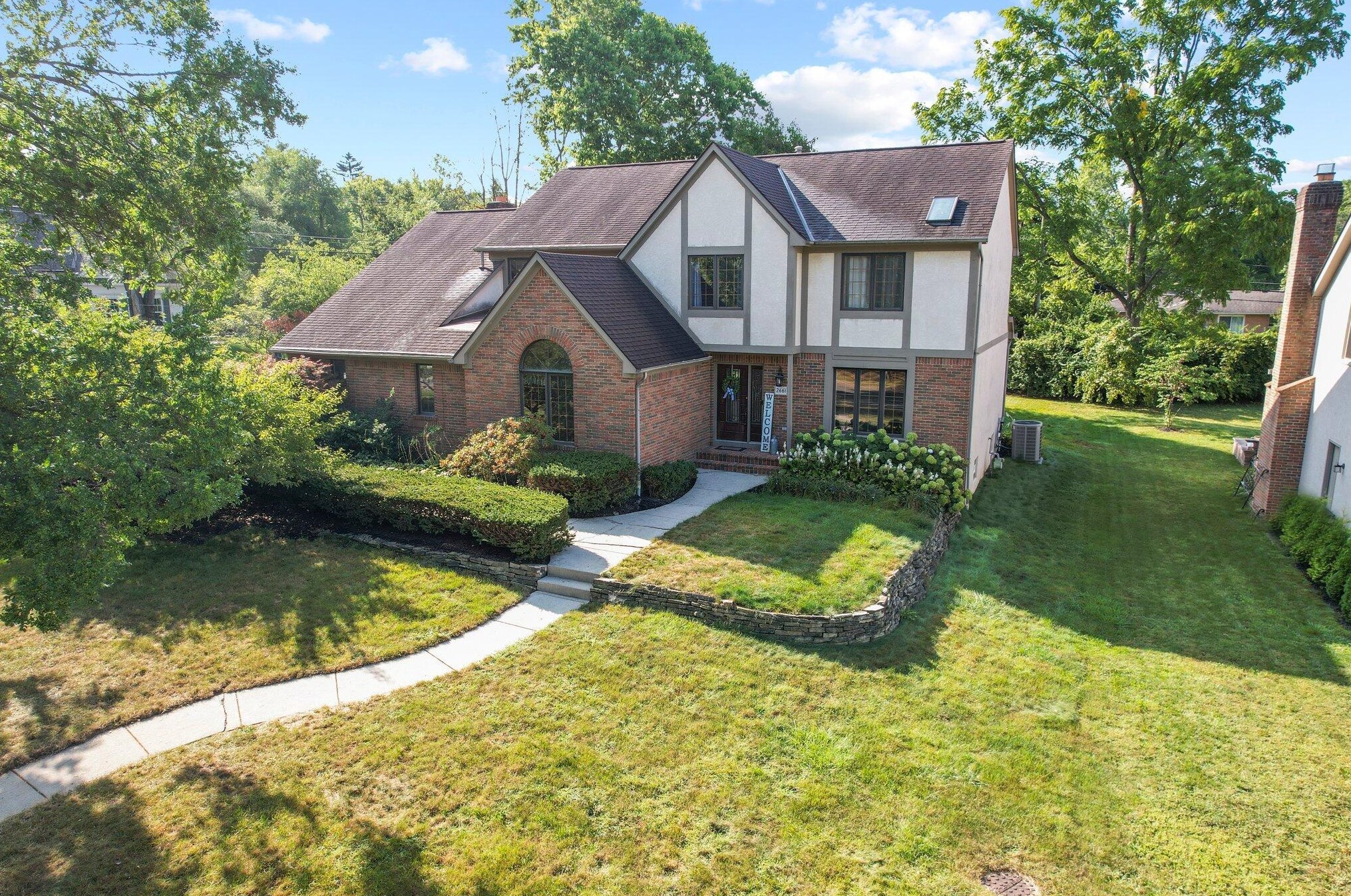 2661 Wickliffe Rd, Columbus, OH 43221-1740