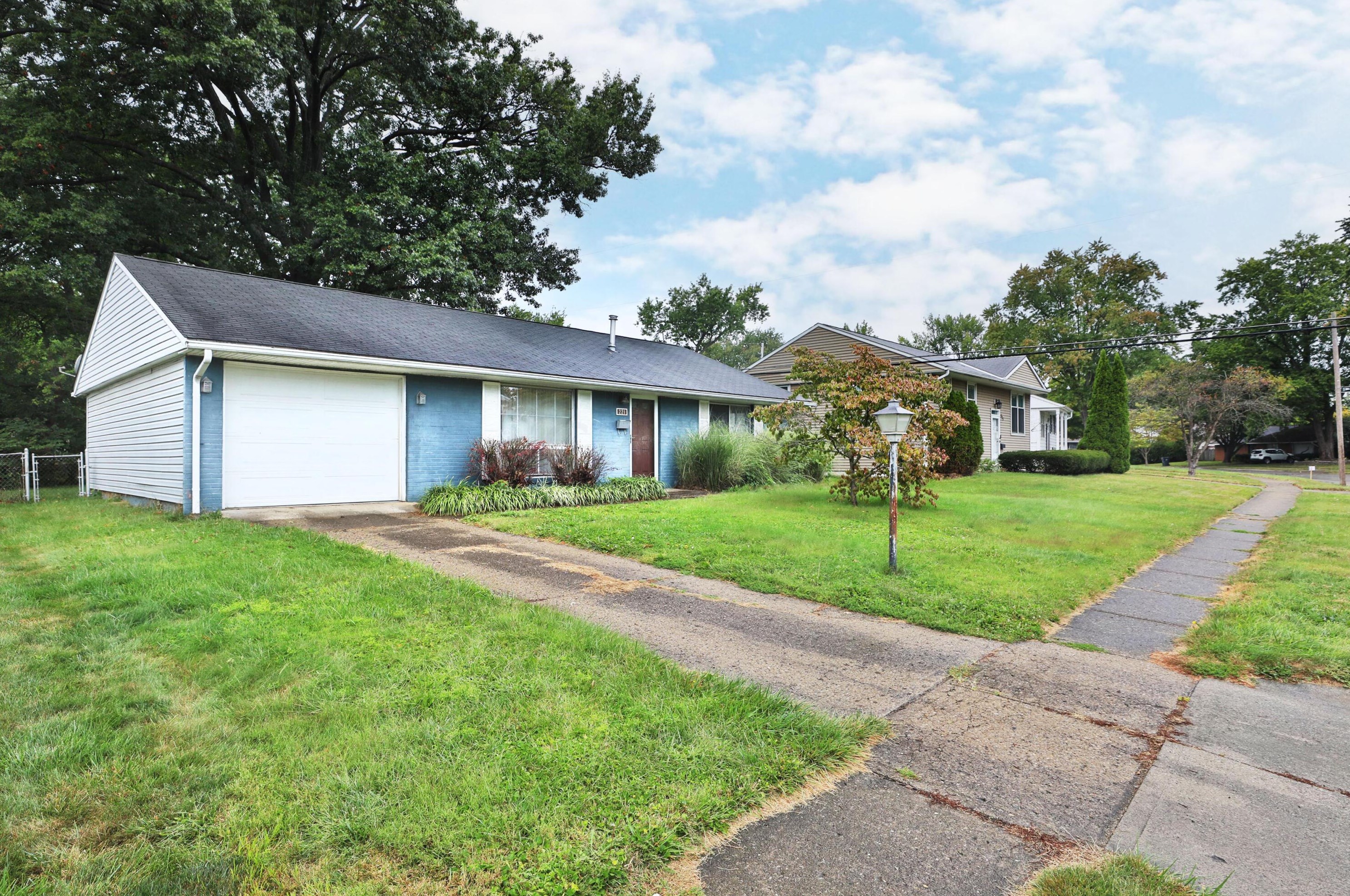 221 Imperial Dr, Columbus, OH 43230-2417