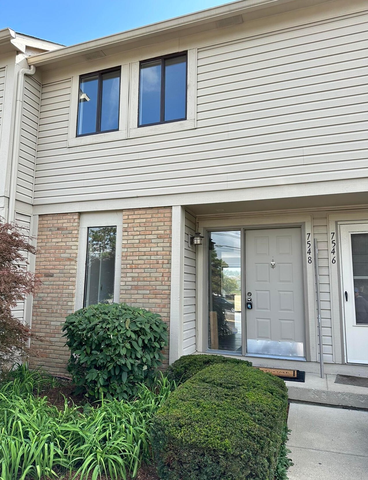 7548 Stone Lake Dr, Dublin, OH 43016-8573