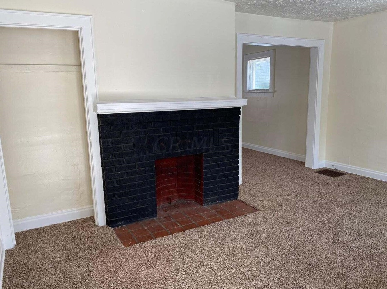 1566 Duxberry Ave, Columbus, OH 43211-1620