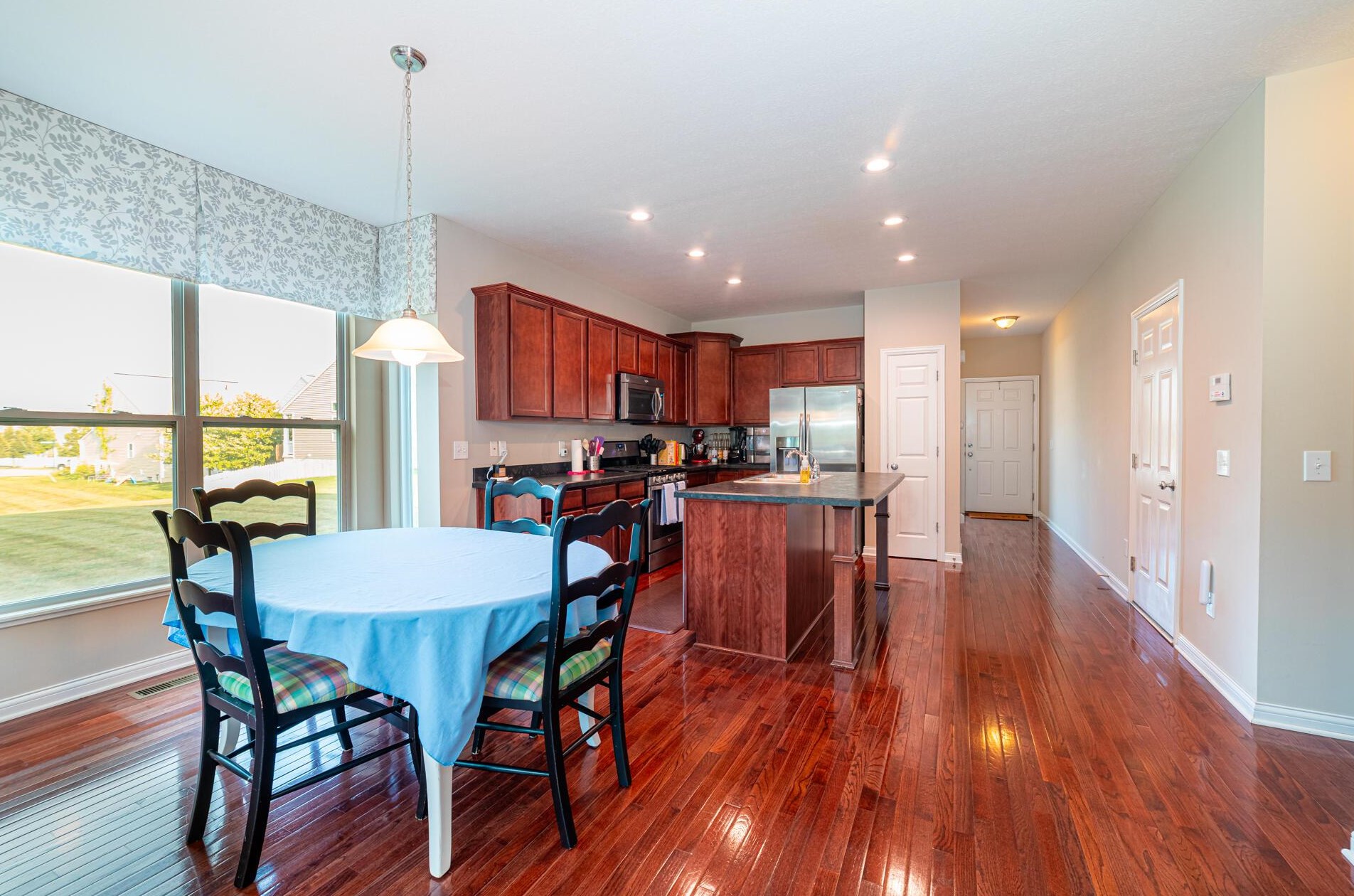 6246 Stockton Trl Way, Columbus OH 43213-4448 exterior