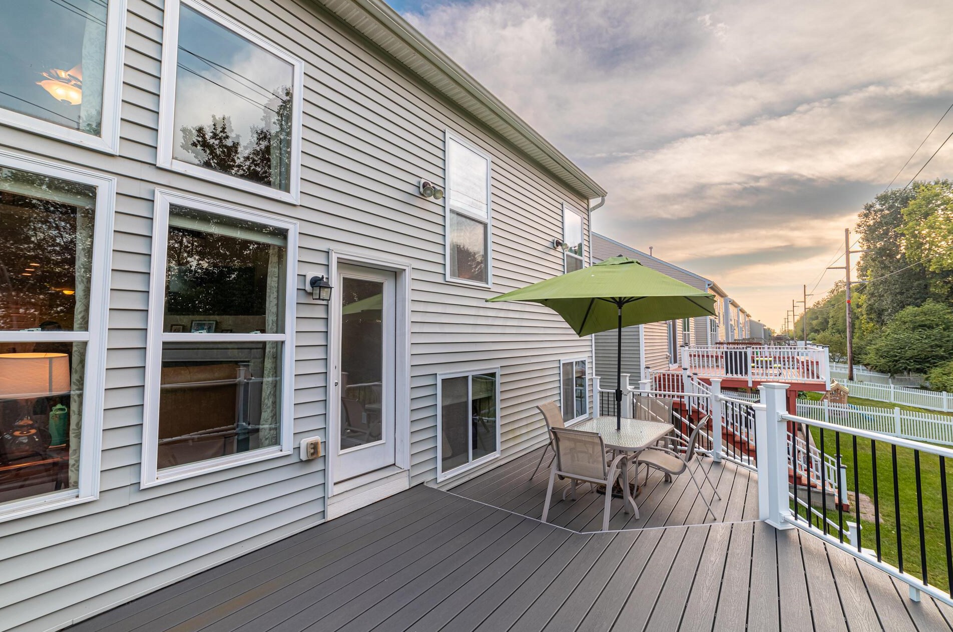 6246 Stockton Trl Way, Columbus OH 43213-4448 exterior