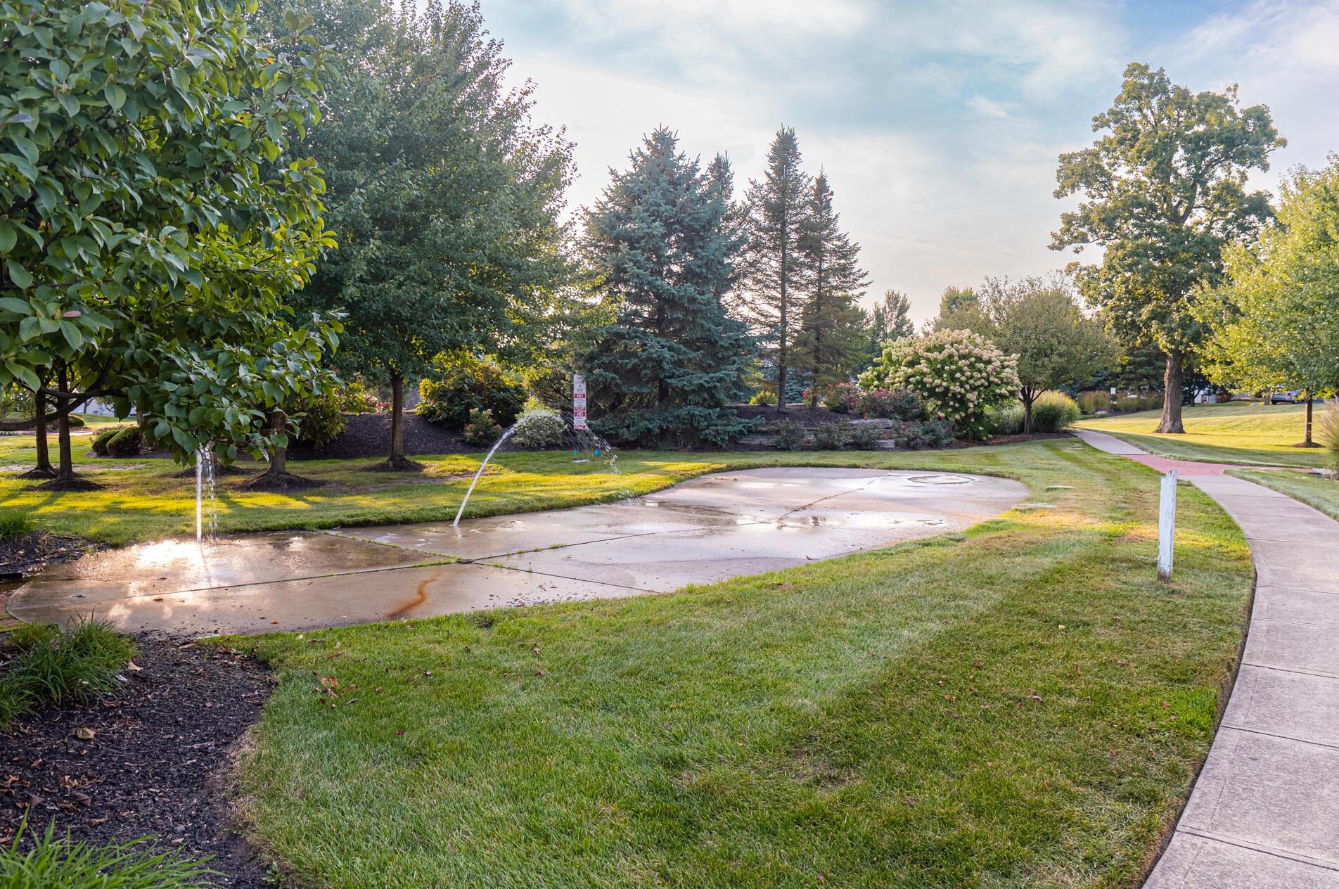 6246 Stockton Trl Way, Columbus OH 43213-4448 exterior