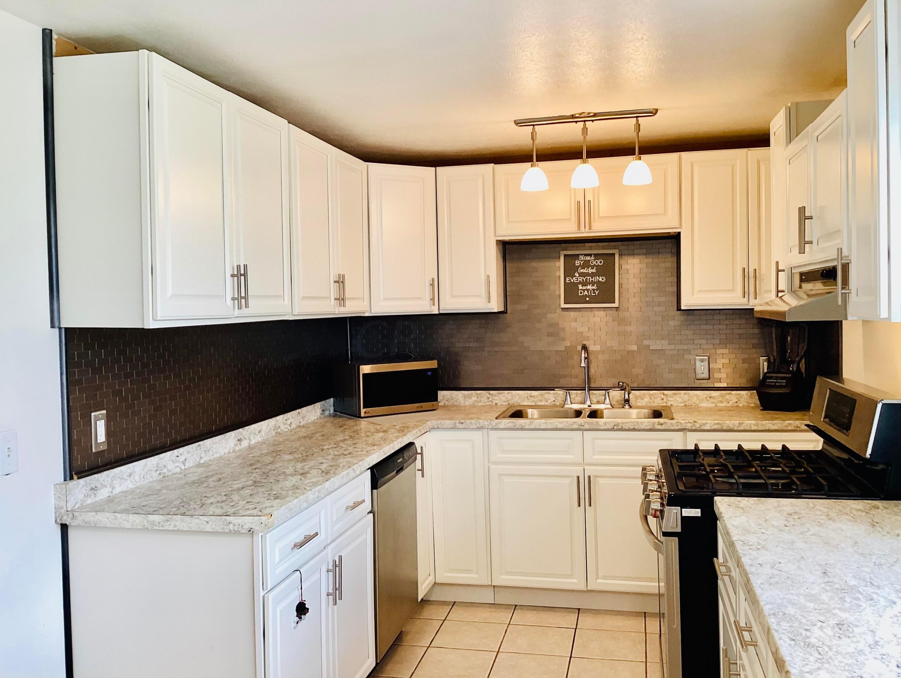 3924 Lexmont Rd, Columbus, OH 43228-3522