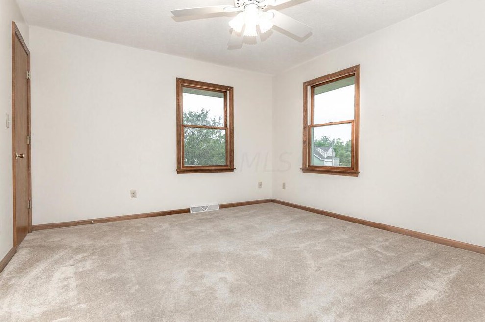 2251 Carper St, Lancaster OH 43130-1285 exterior